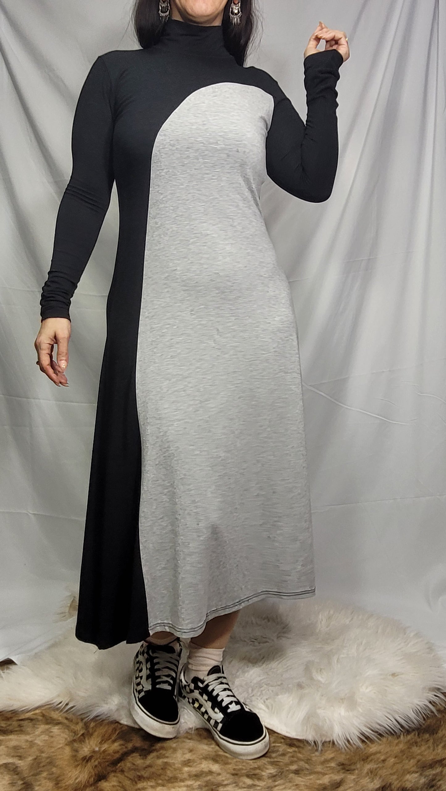 Stunning Dress - Grey and black Ribbed Dress on Younger