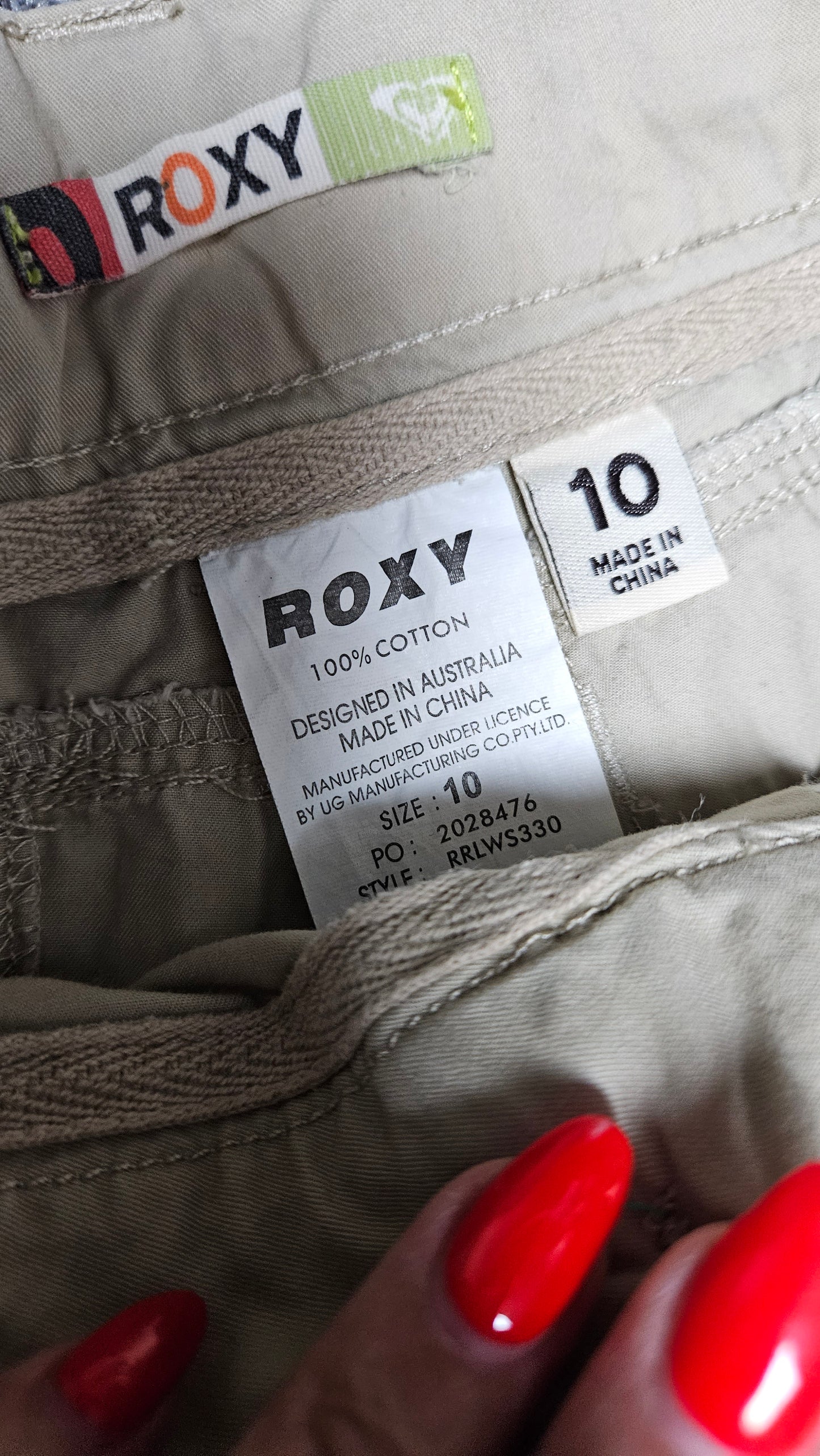 Stunning Cargo Roxy shorts size 10 - Preloved Roxy shorts