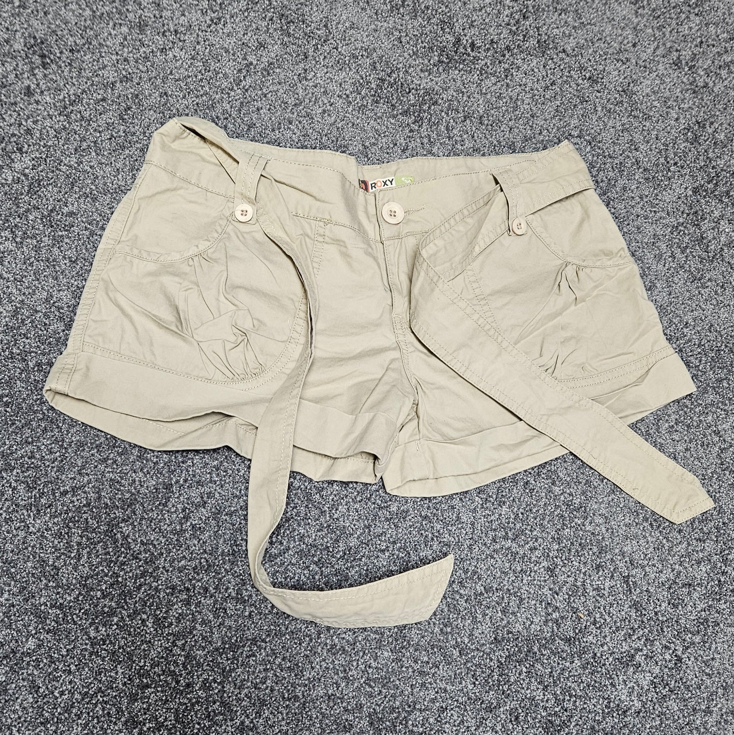 Stunning Cargo Roxy shorts size 10 - Preloved Roxy shorts