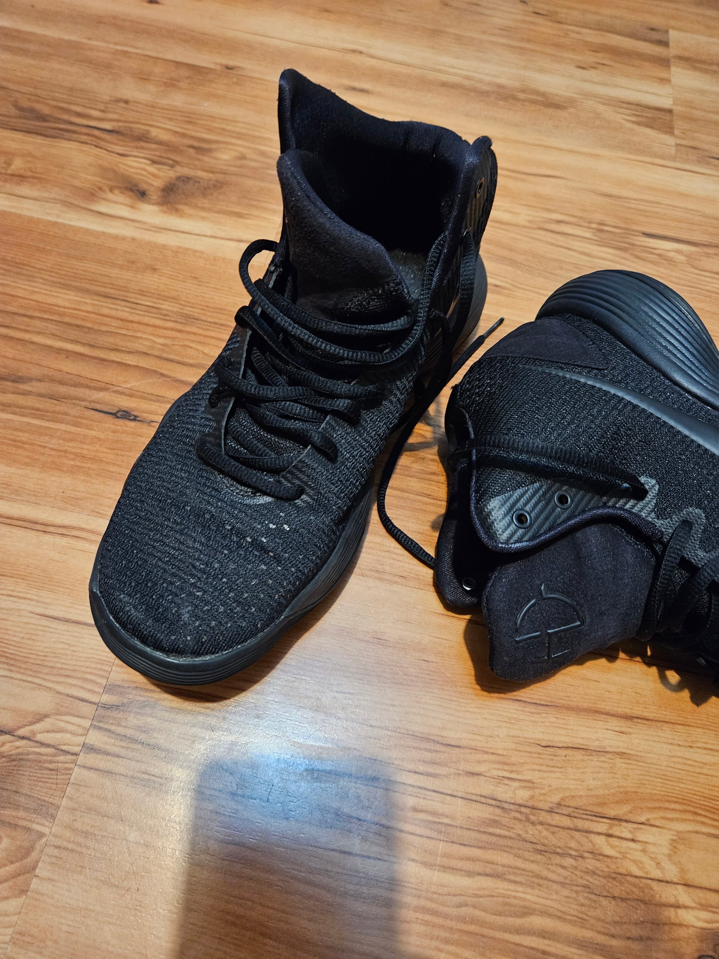 Used Nike shoes Nike Men's Black Trainers Hyperdunk 2017 Triple Black. Size 10US/9UK/44Eur