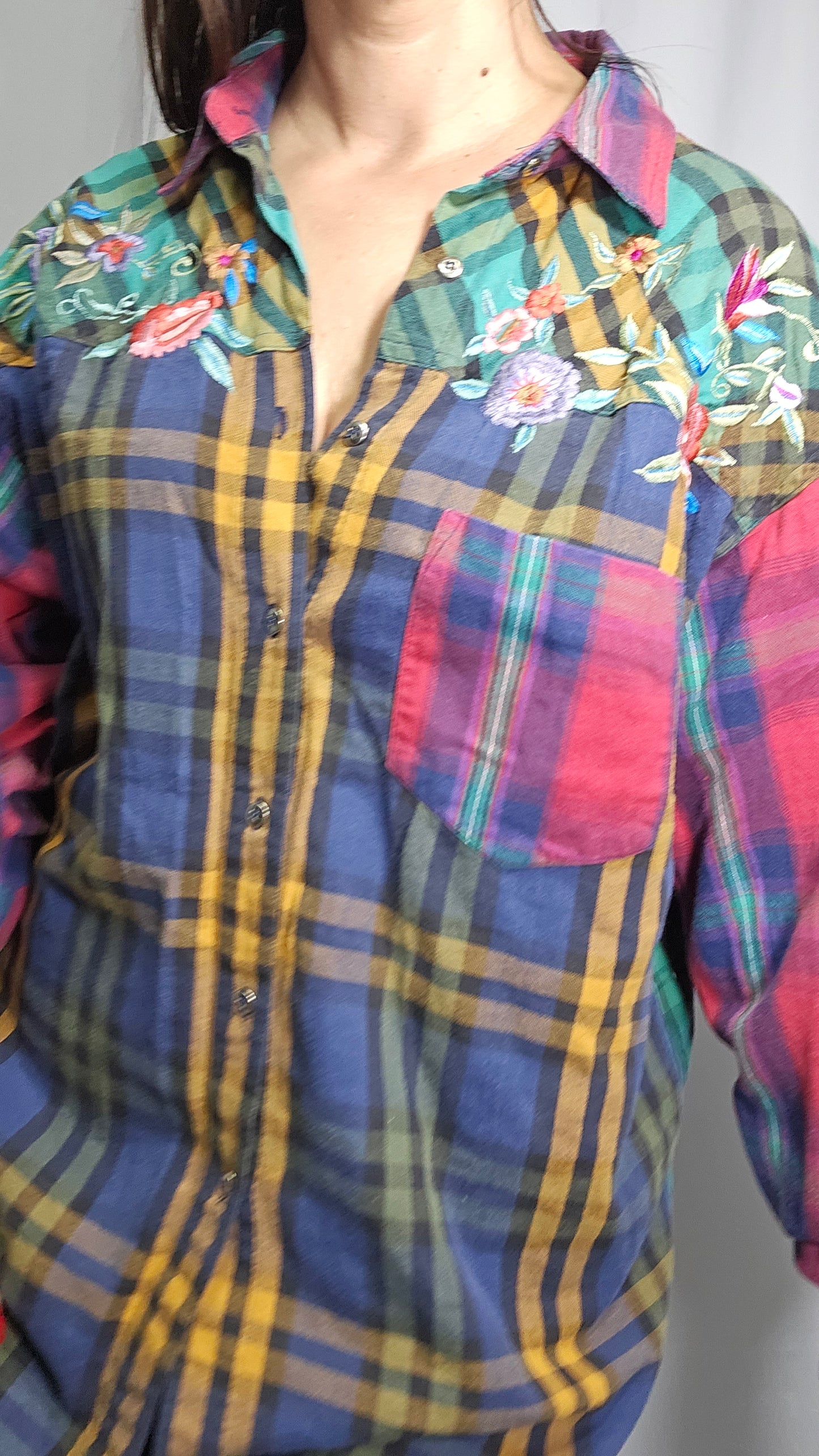 90s Grunge Red Blue Yellow Flannel Button Down Shirt Women’s