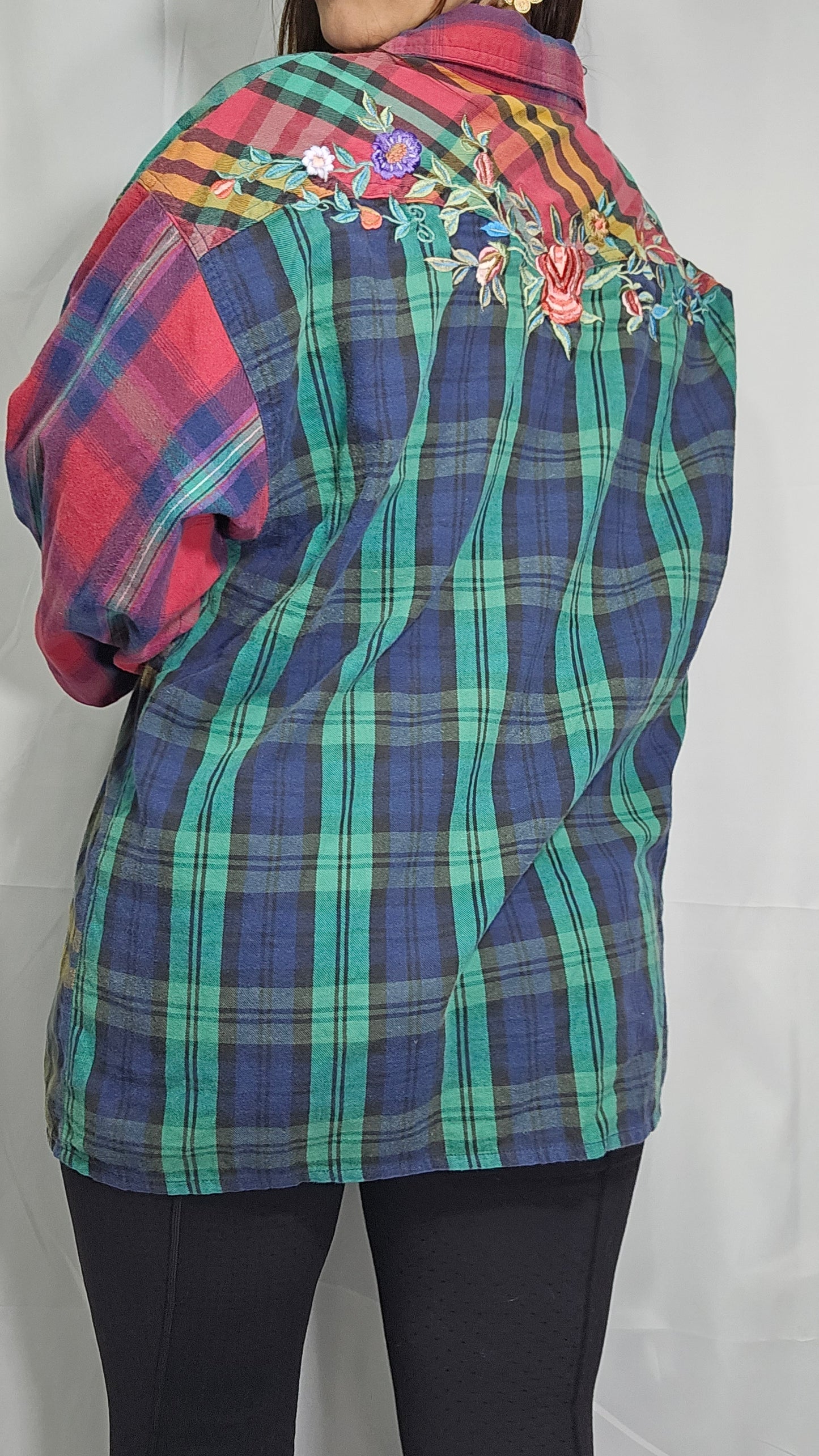 90s Grunge Red Blue Yellow Flannel Button Down Shirt Women’s