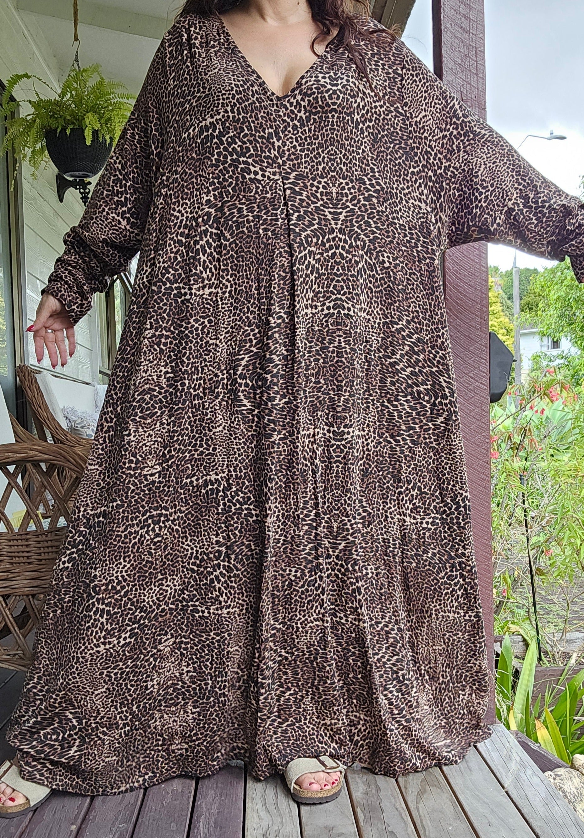 preloved curvy animal print long sleeves dress