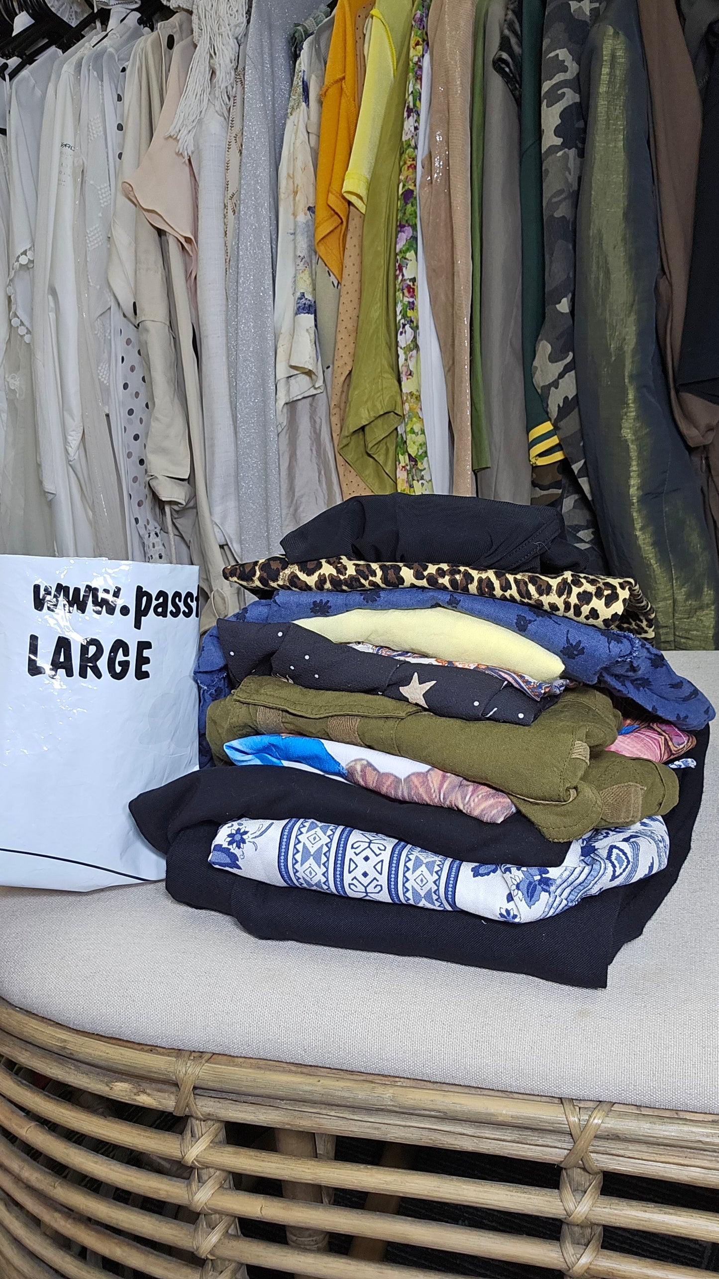 Bulk #2 Lady Clothes. Bundle of 11 clothes. Size 10 (reel of it on Instagram)