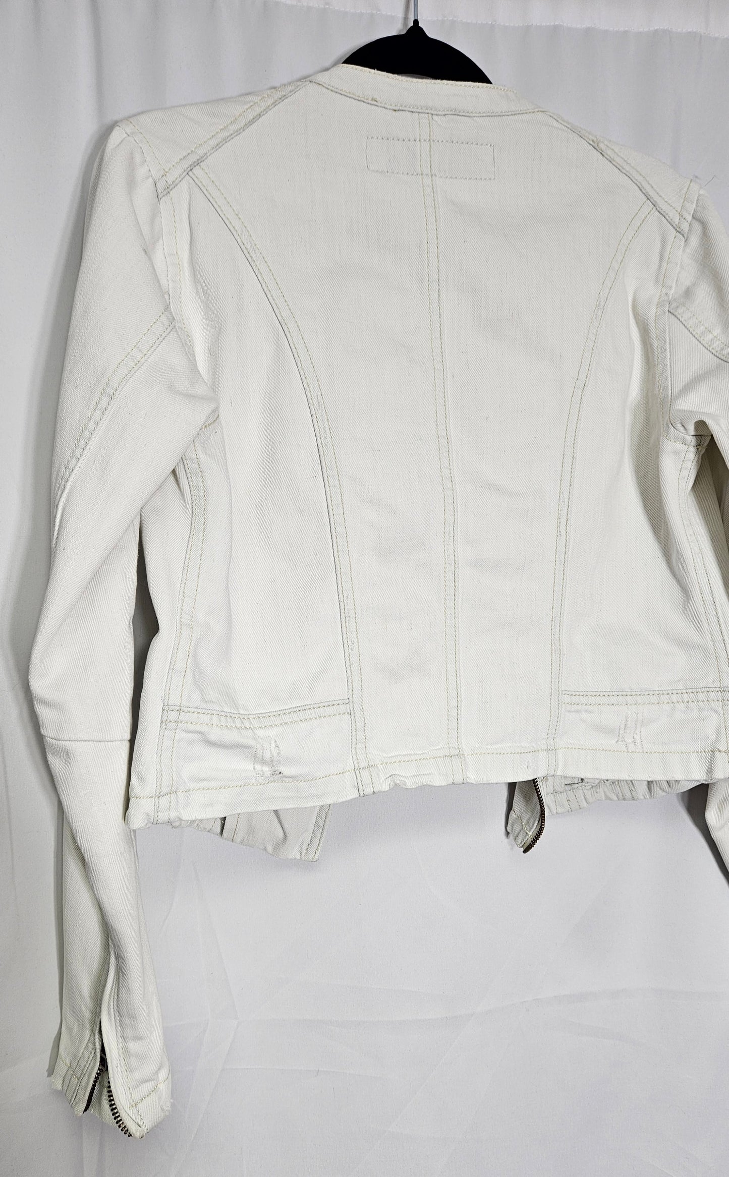 Gorgeous preloved White Denim jacket