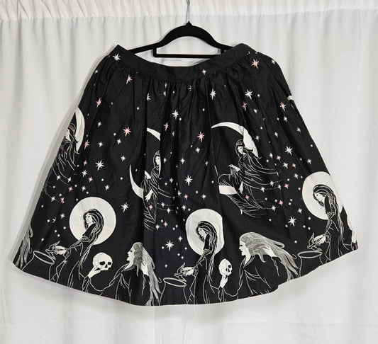 Black Friday Special Skater Skirt Moonstruck Mavens Size 8 Black White