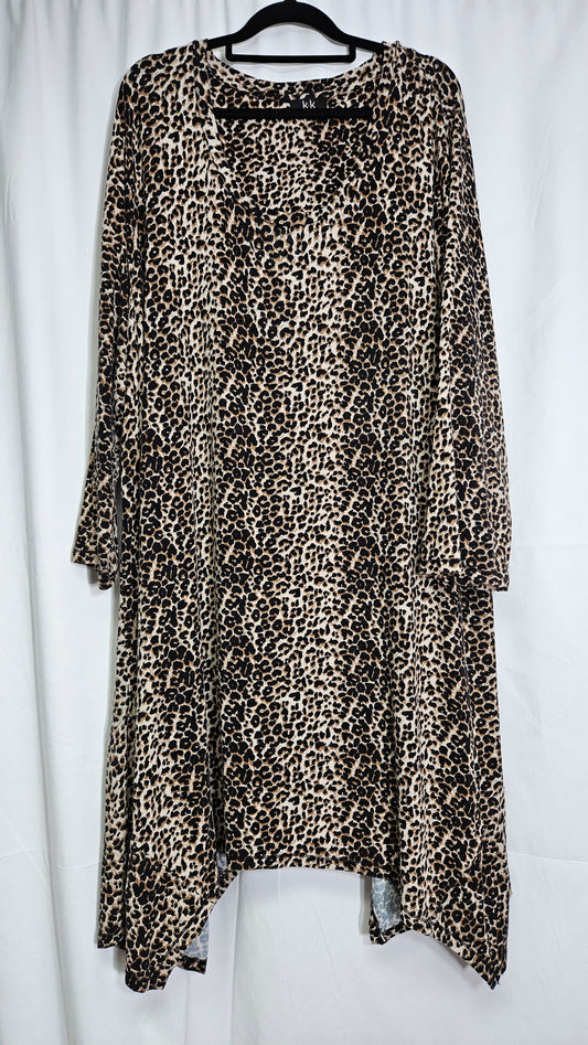 Oversized animal Print Top - plus size Blouse