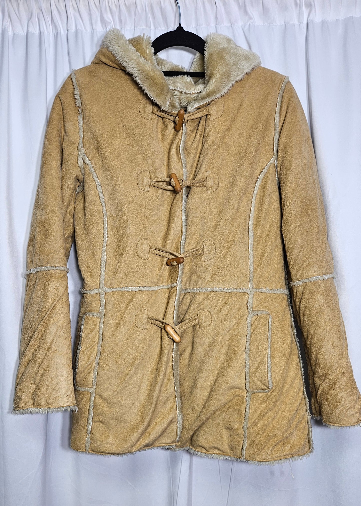 Fluffy tan Coat - Preloved Faux Fur Retro Style - Size 8. Fur Coat