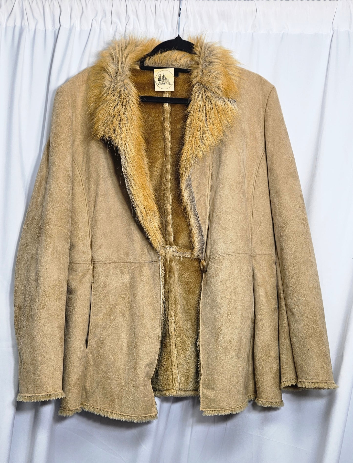 Fluffy tan Coat - Preloved Faux Fur Retro Style - Size 12. Fur Coat