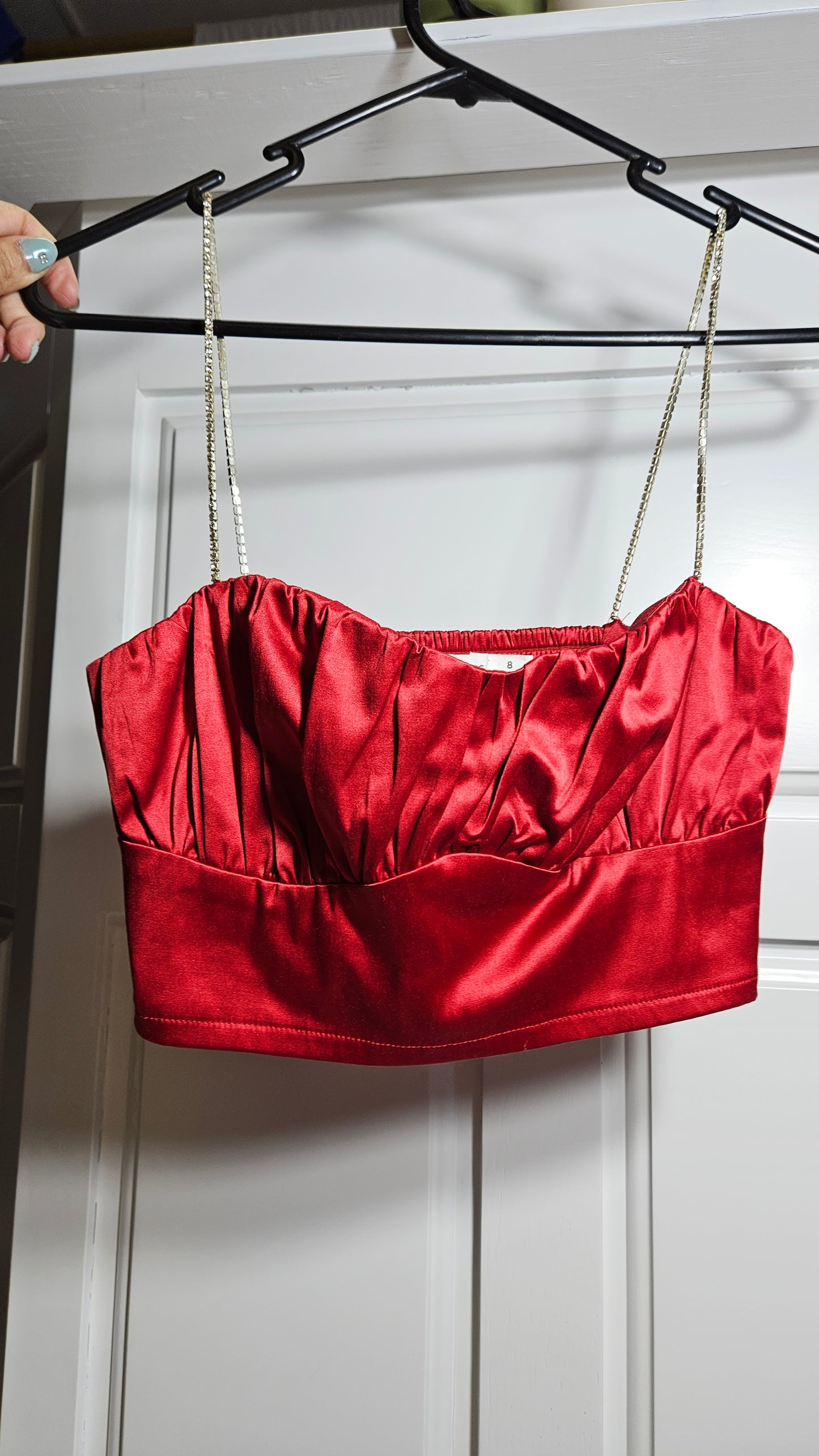 Elegant Glassons Satin Crop Top: Preloved Chic Comfort!