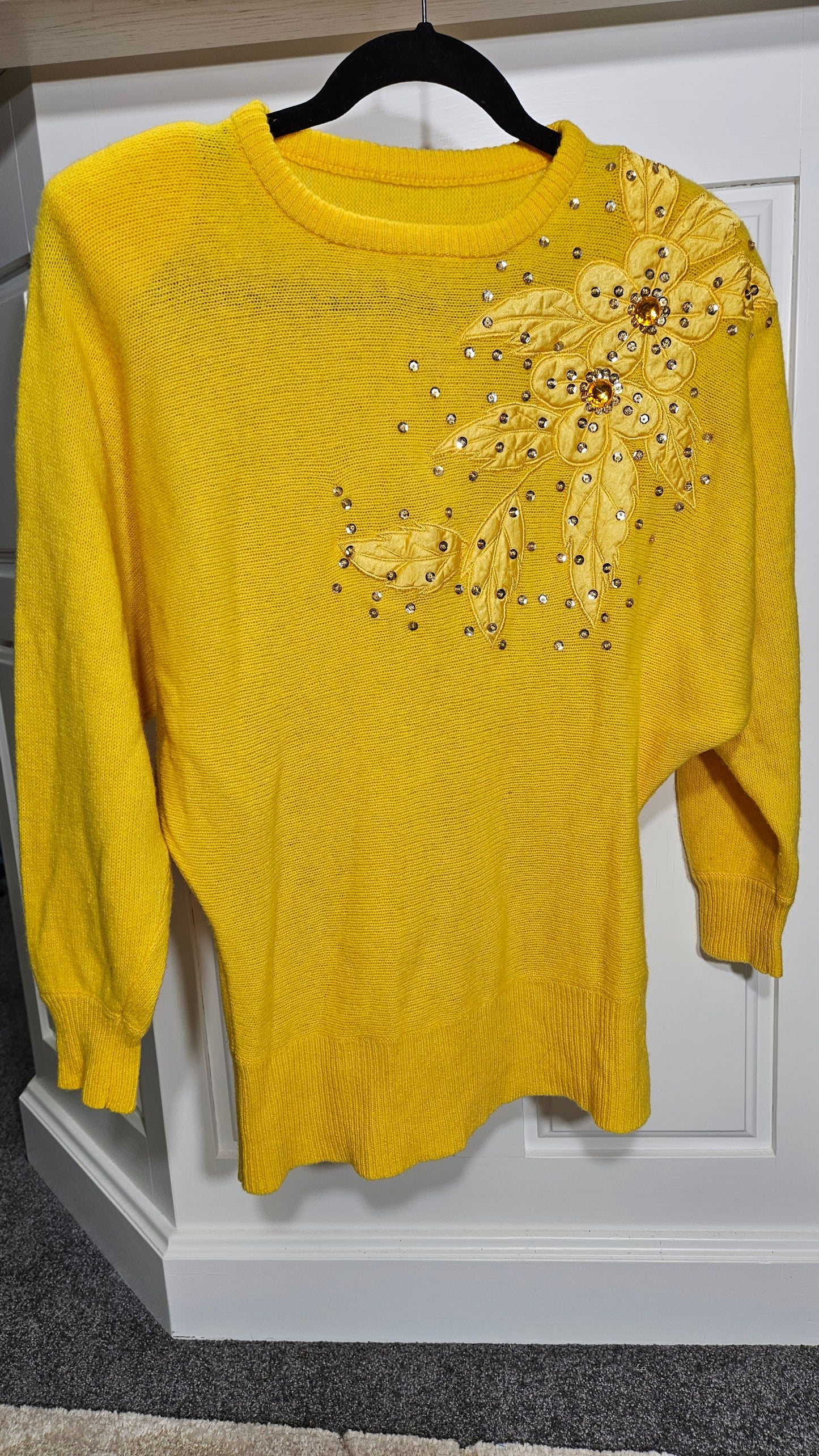 Vintage 80s Sweater Floral Embroidery Crewneck Pullover with shoulder pads Yellow