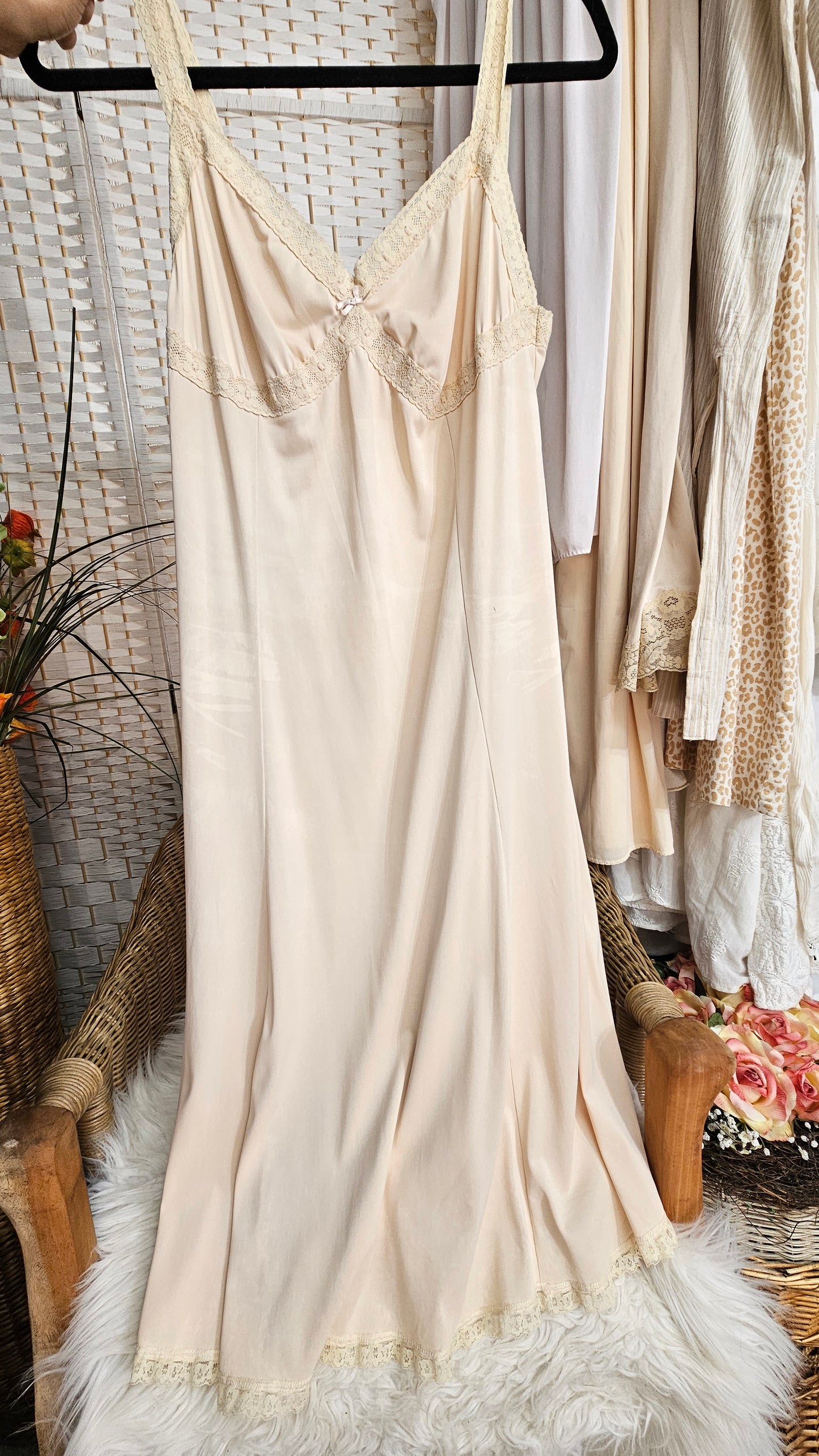 Vintage Slip wear - slip Dress- Night Gown - nighty