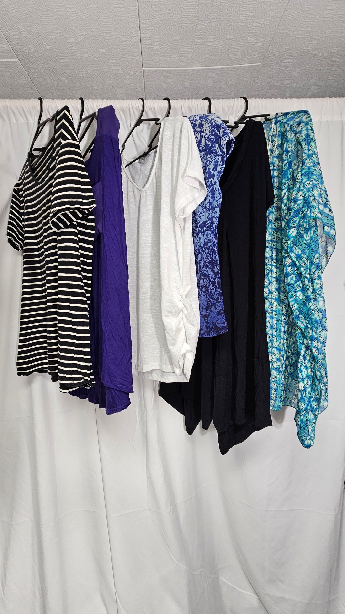 Bulk #11 women tops bulk x 6 tops Preloved Clothes Size L & XL. (reel of it on Instagram)