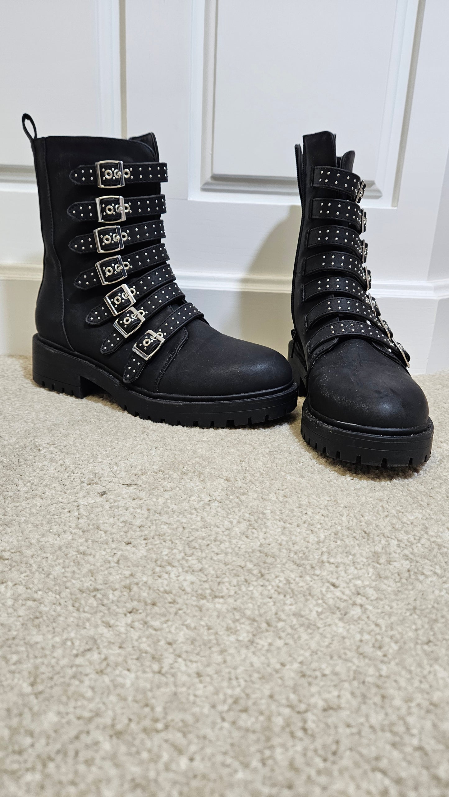 Stunning Black boots – size 38