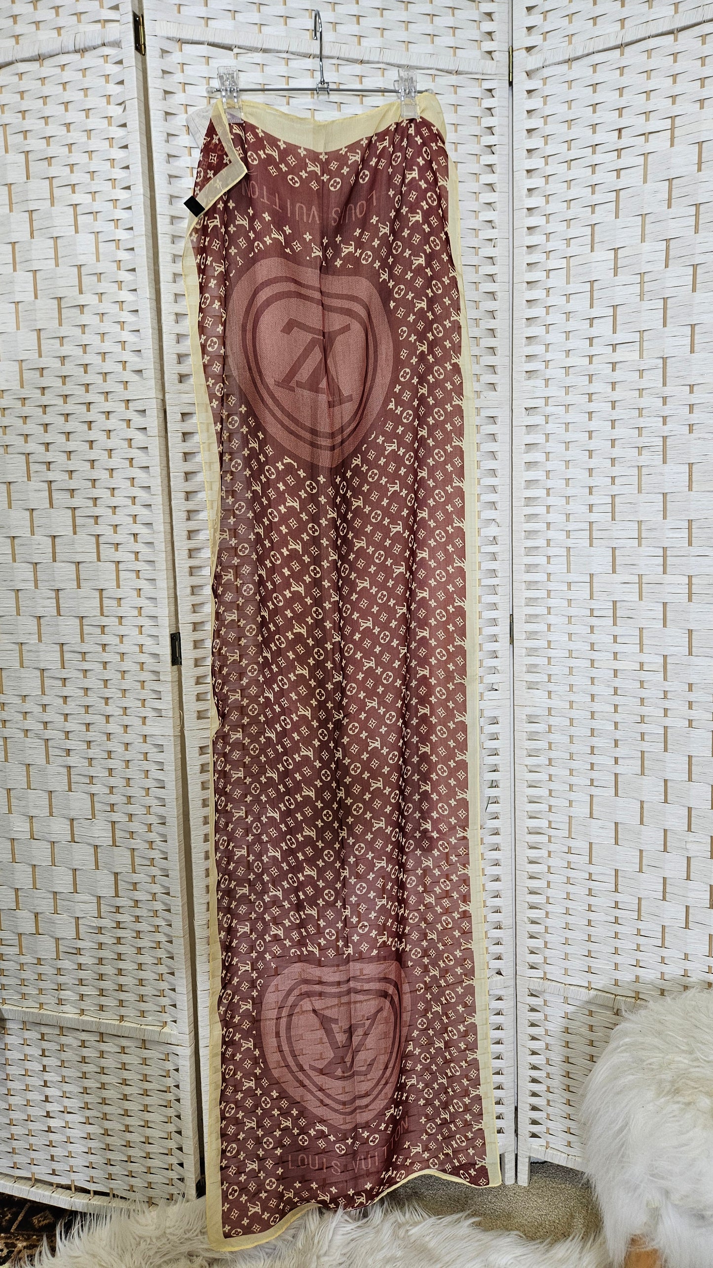 Stunning Louis V. Monogram scarf 100% Silk