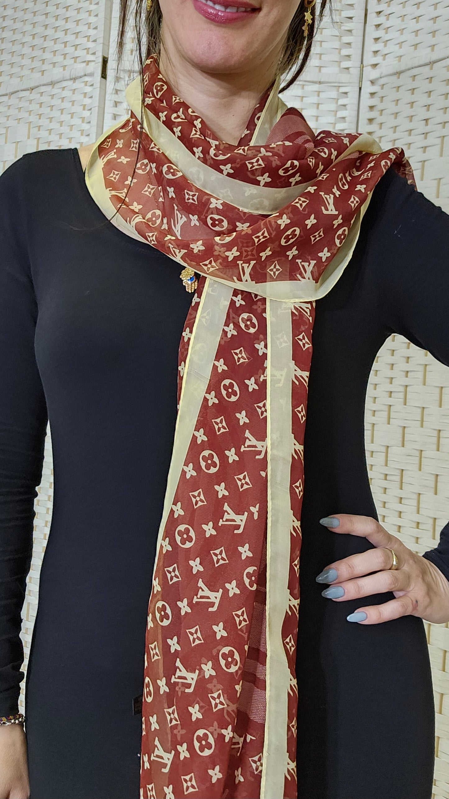 Stunning Louis V. Monogram scarf 100% Silk