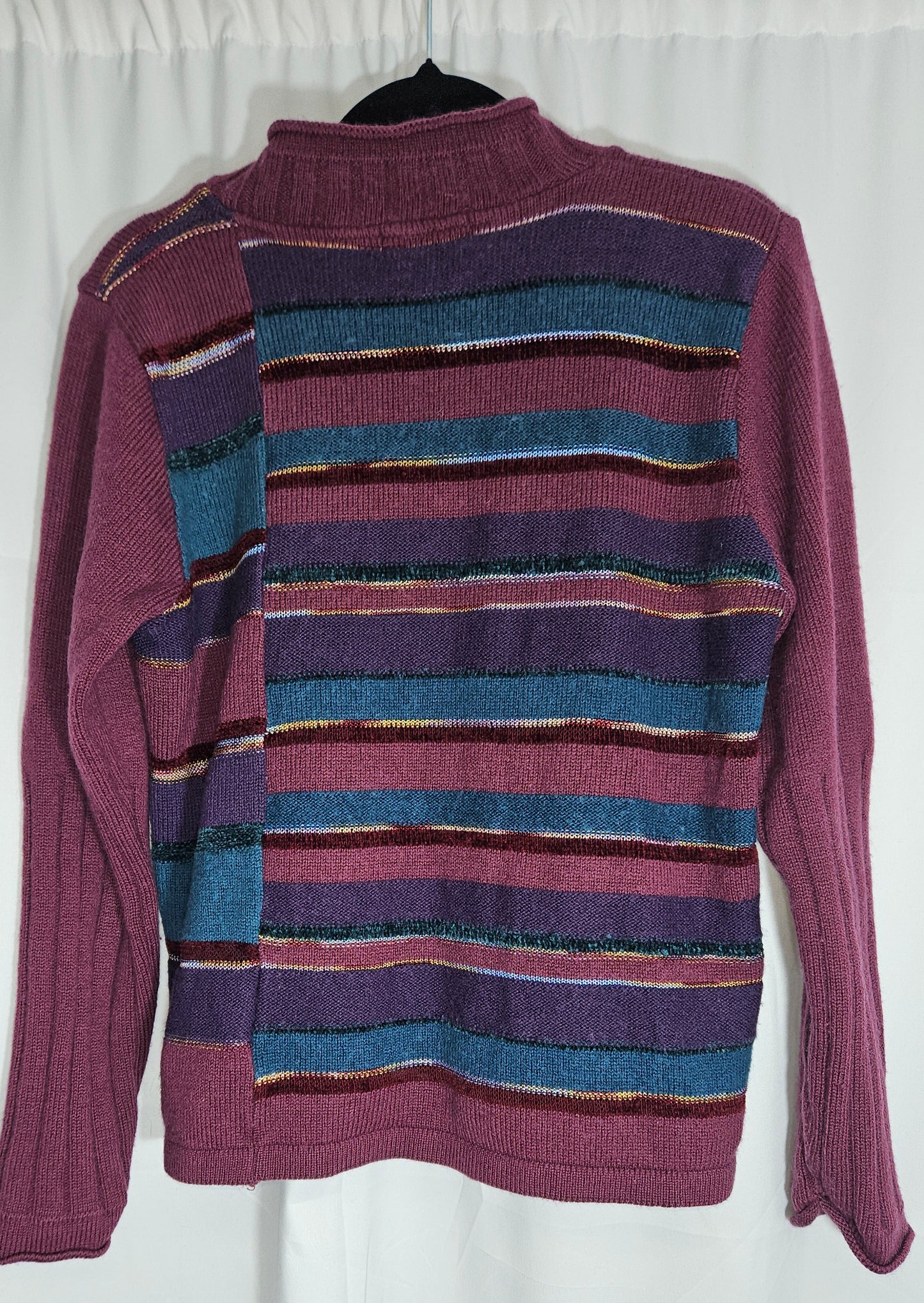 Gorgeous vintage pullover top - turtle neck sweater