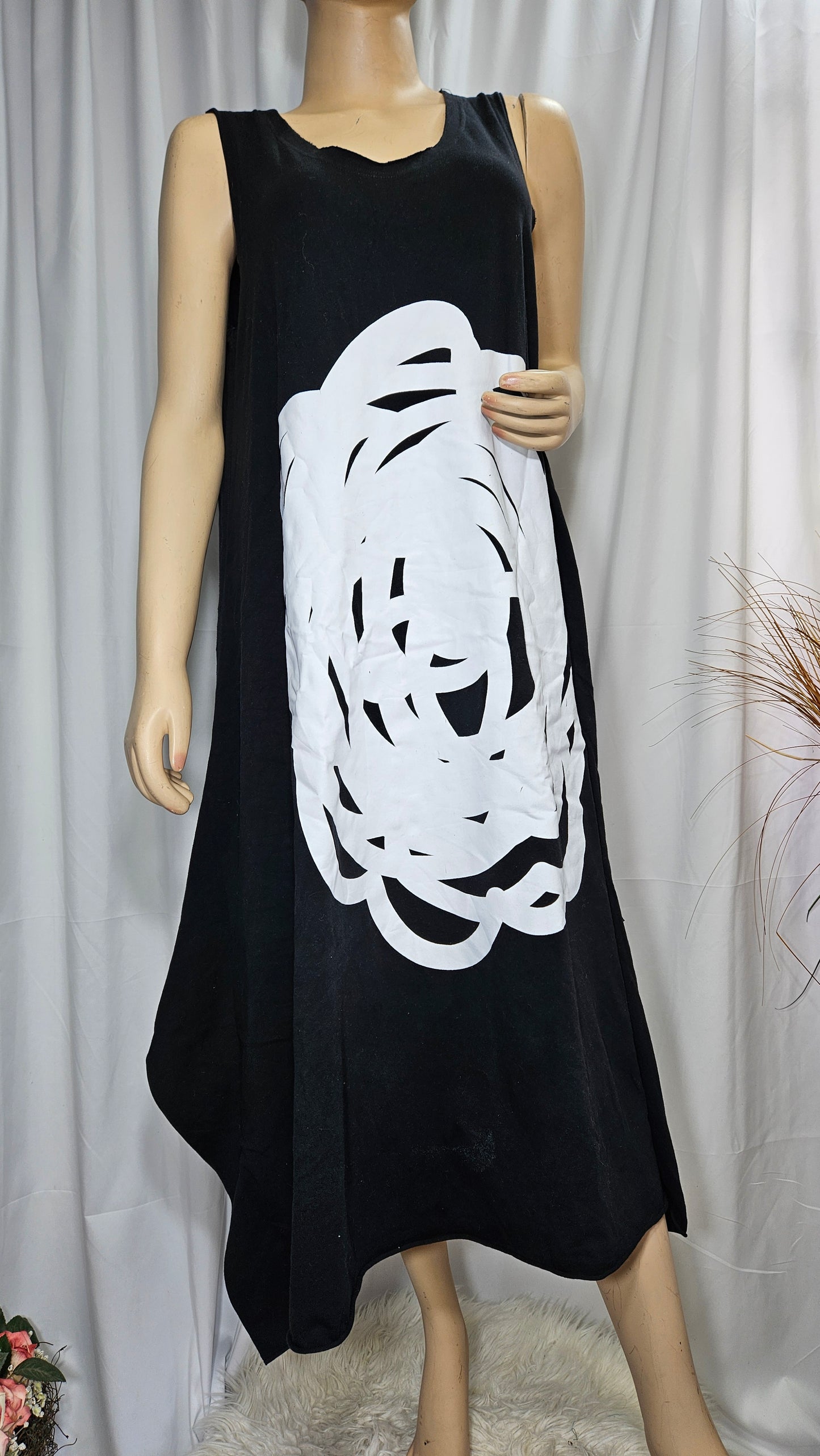 LEEVELESS COTTON MAXI DRESS - BLACK / WHITE Ballon style