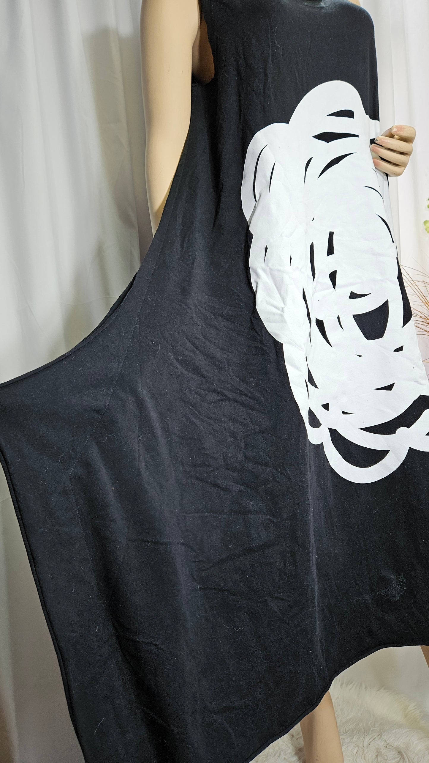 LEEVELESS COTTON MAXI DRESS - BLACK / WHITE Ballon style