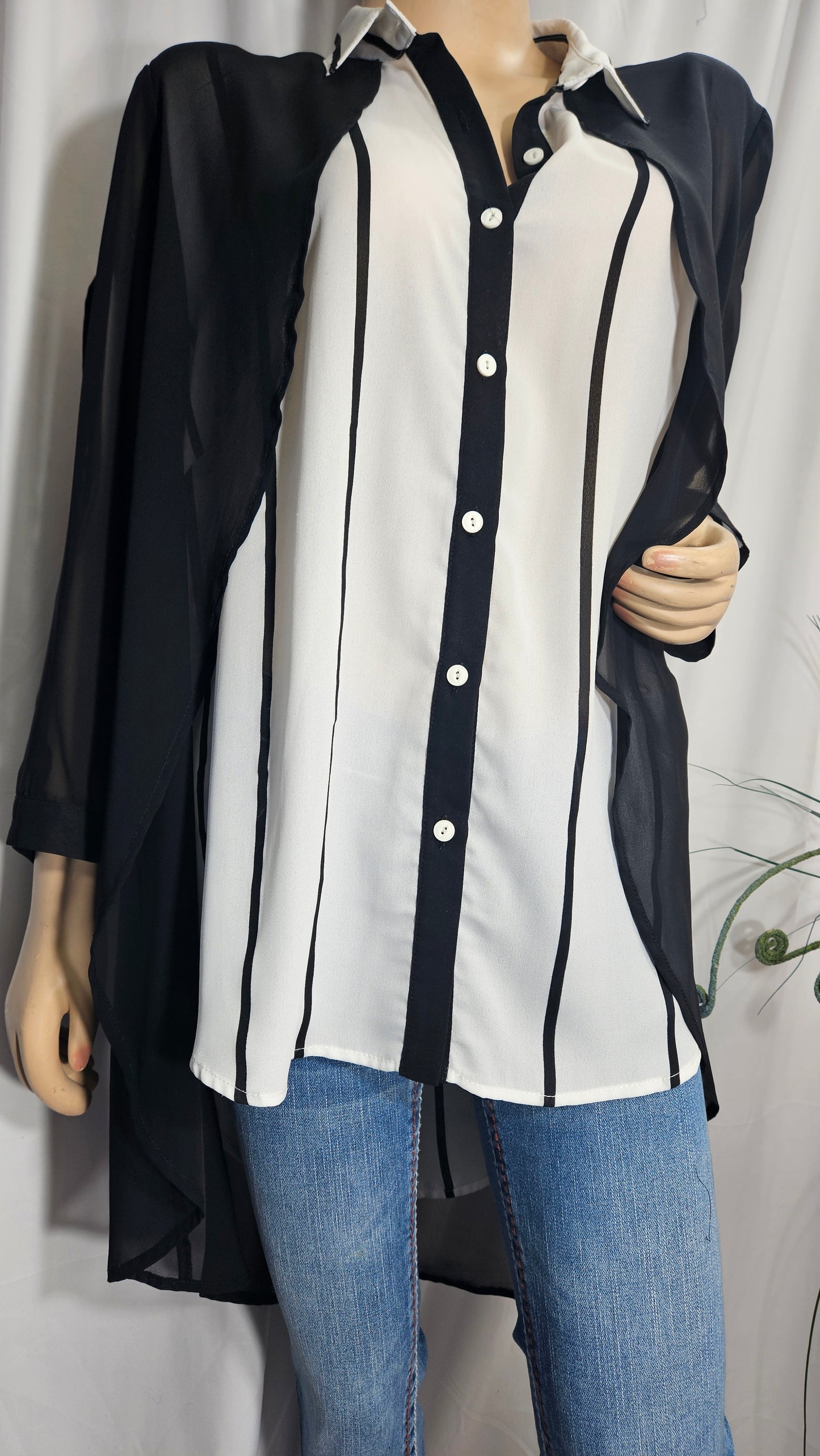 White Blouse Tunic Top with Black Accent - Cut Sleeves Shirt Second-Hand shirt