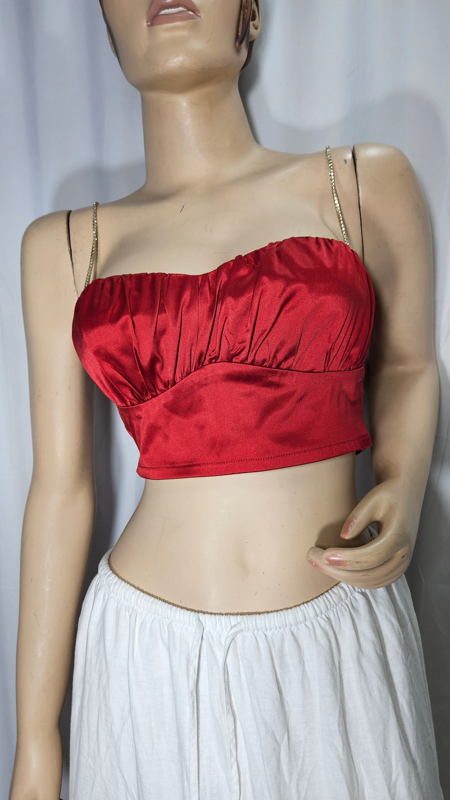 Elegant Glassons Satin Crop Top: Preloved Chic Comfort!