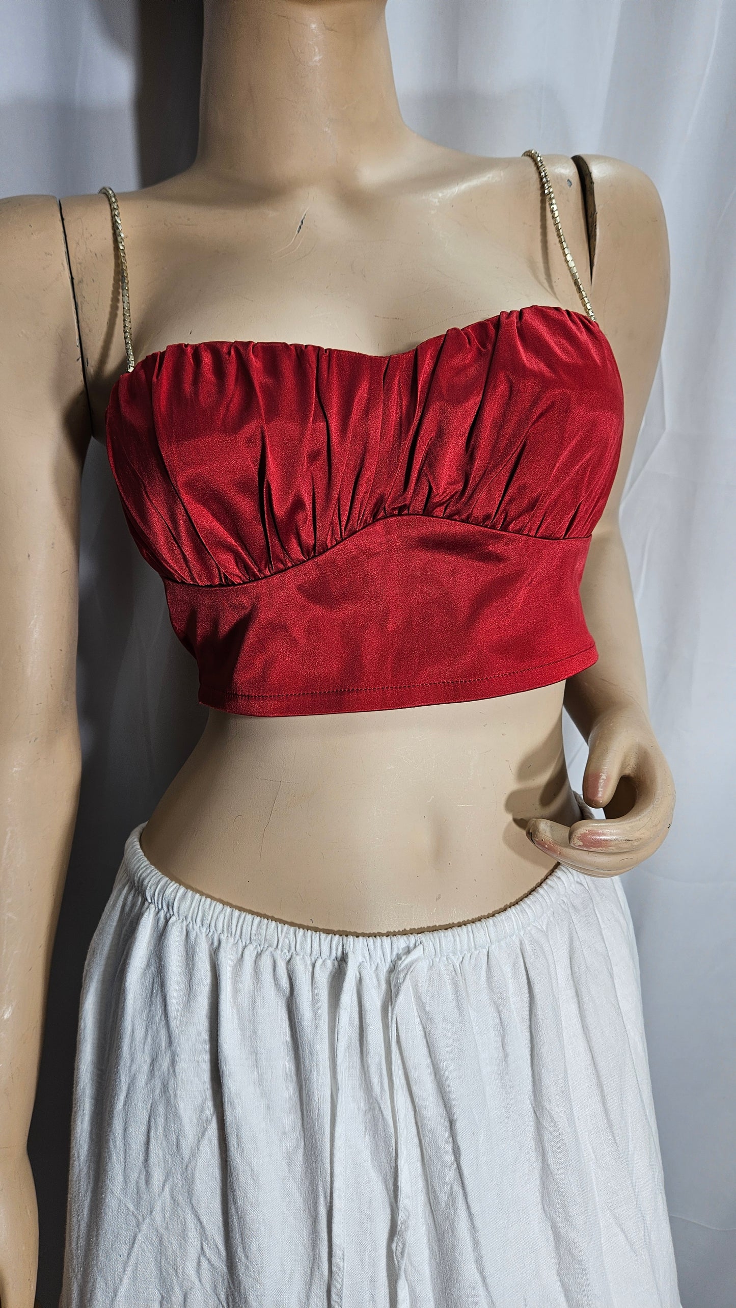 Elegant Glassons Satin Crop Top: Preloved Chic Comfort!