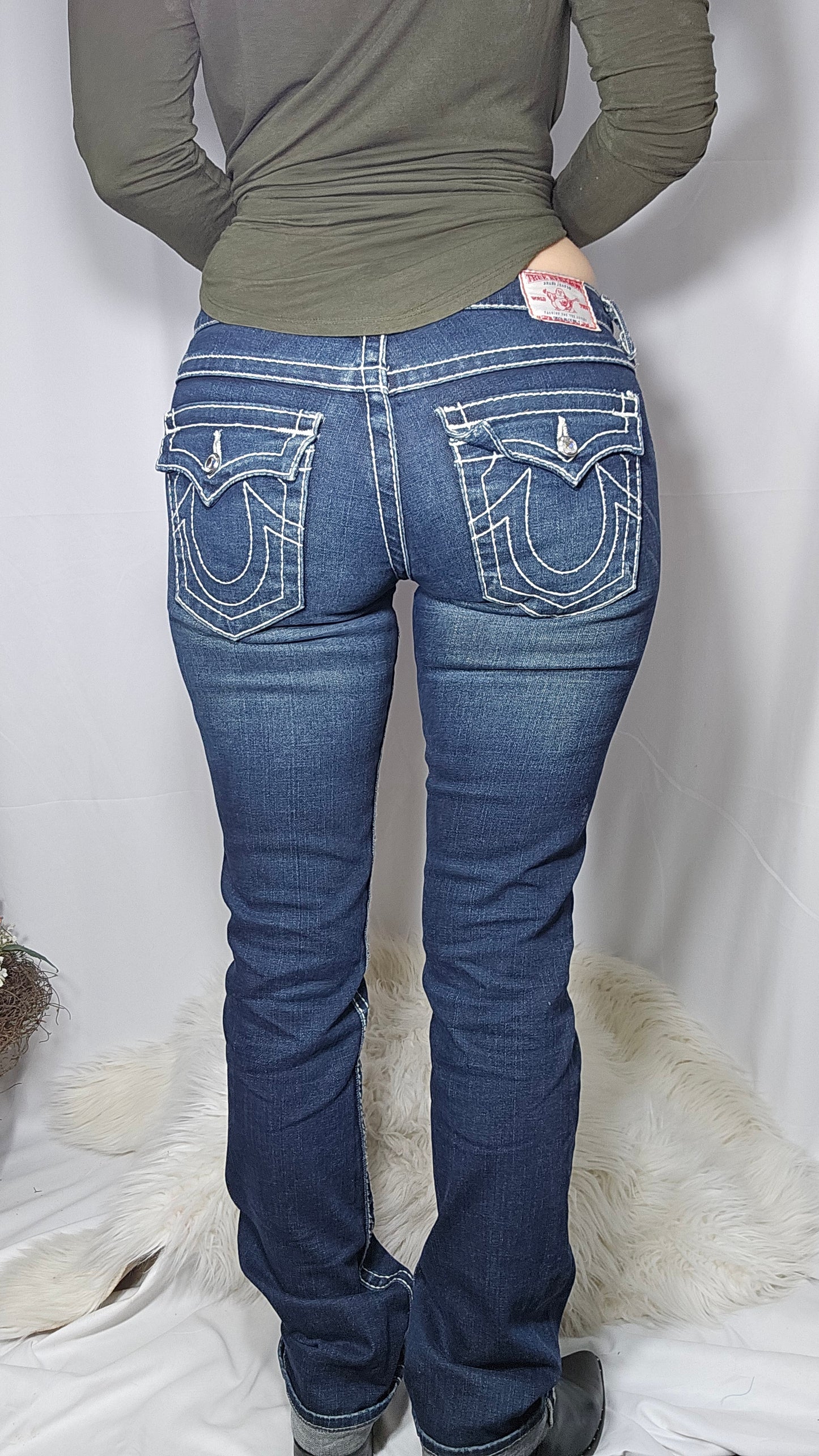 Rare find! Size 27 Stunning True Religion pants - Wome's Jeans Authentic Y2K Vintage True religion low rise Denim jeans