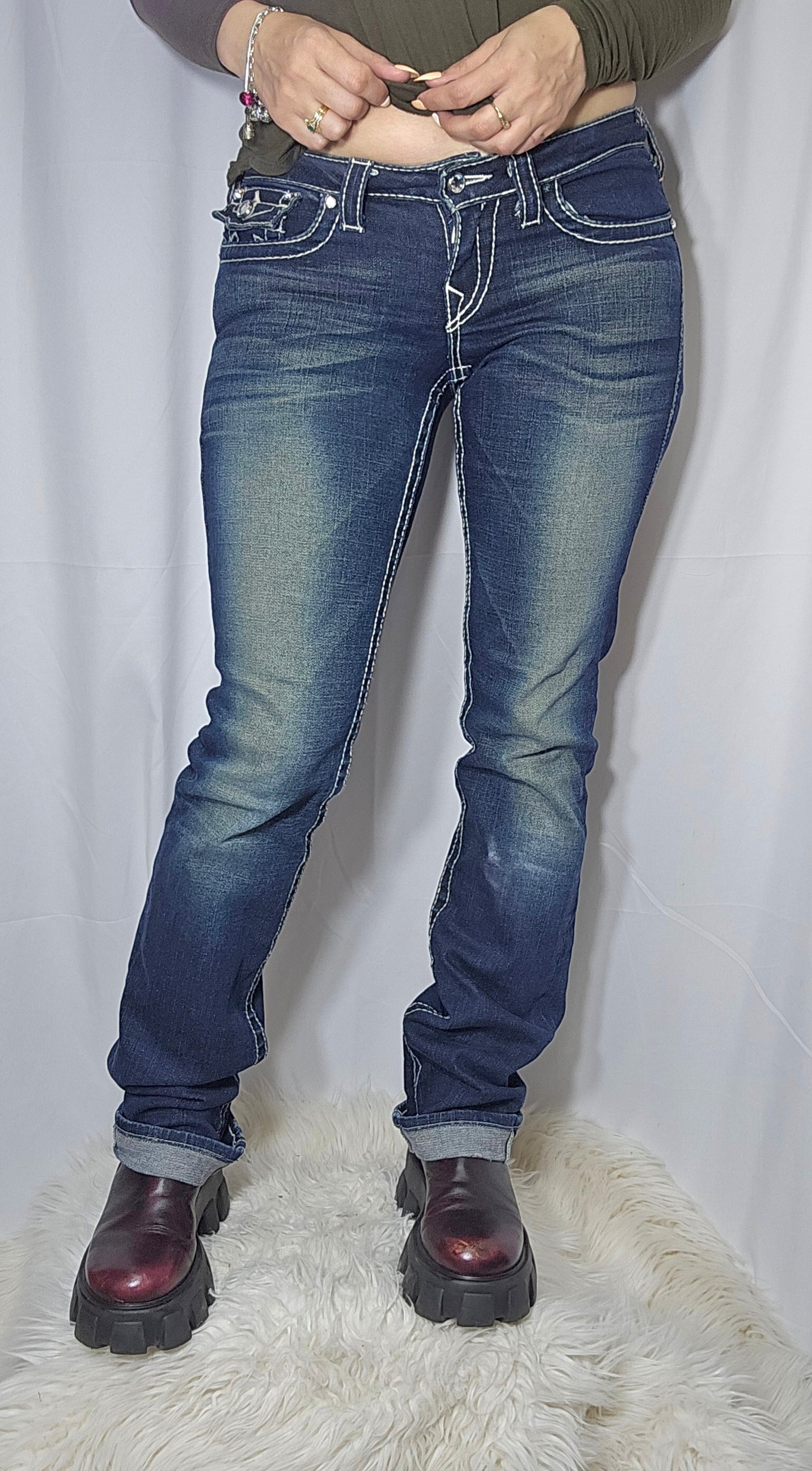 Rare find! Size 27 Stunning True Religion pants - Wome's Jeans Authentic Y2K Vintage True religion low rise Denim jeans