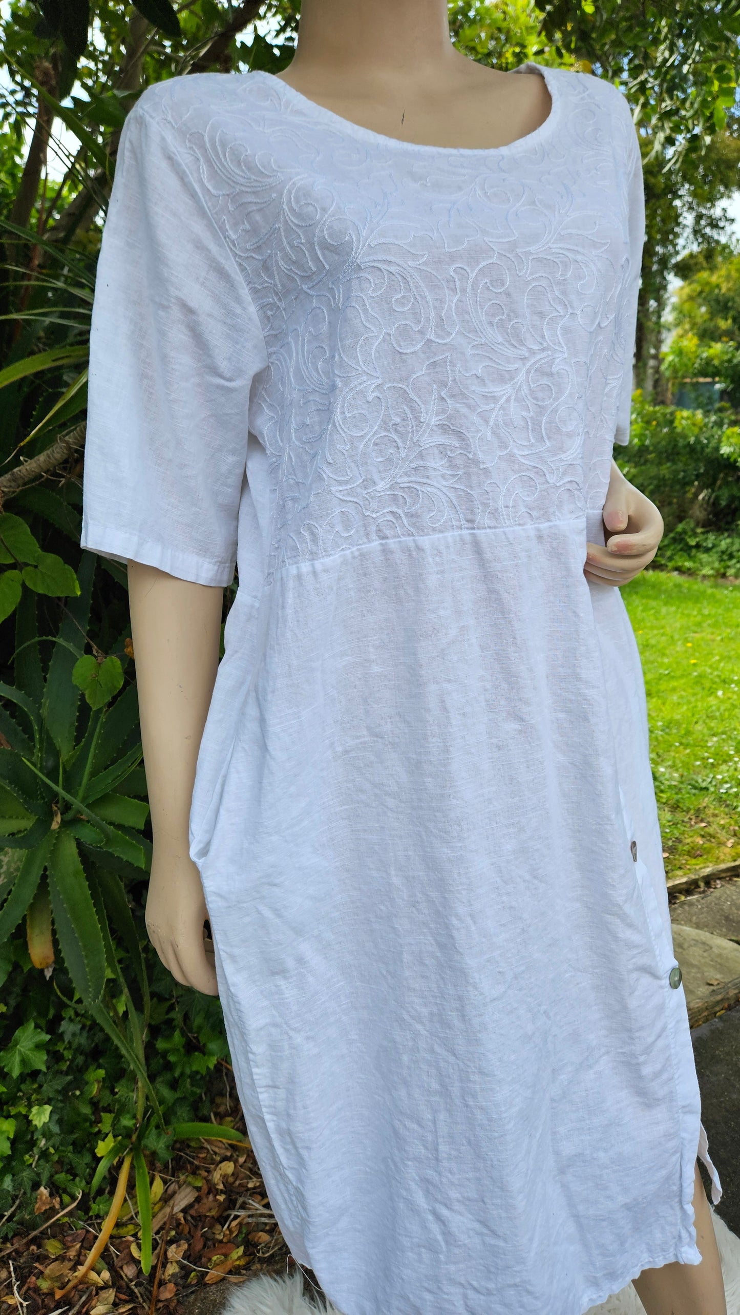 Linen & cotton Cut Out white Dress Women Preloved dress