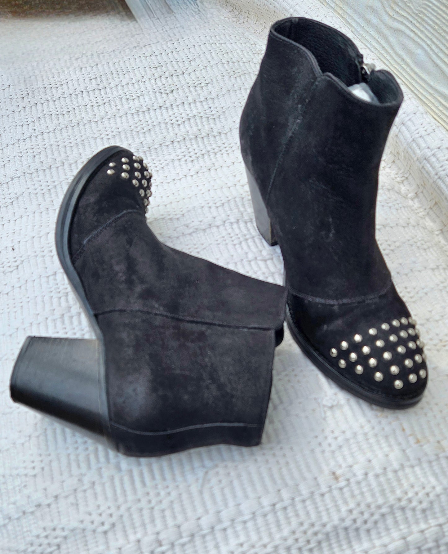 Stunning Leather Ankle Boots Size 38.