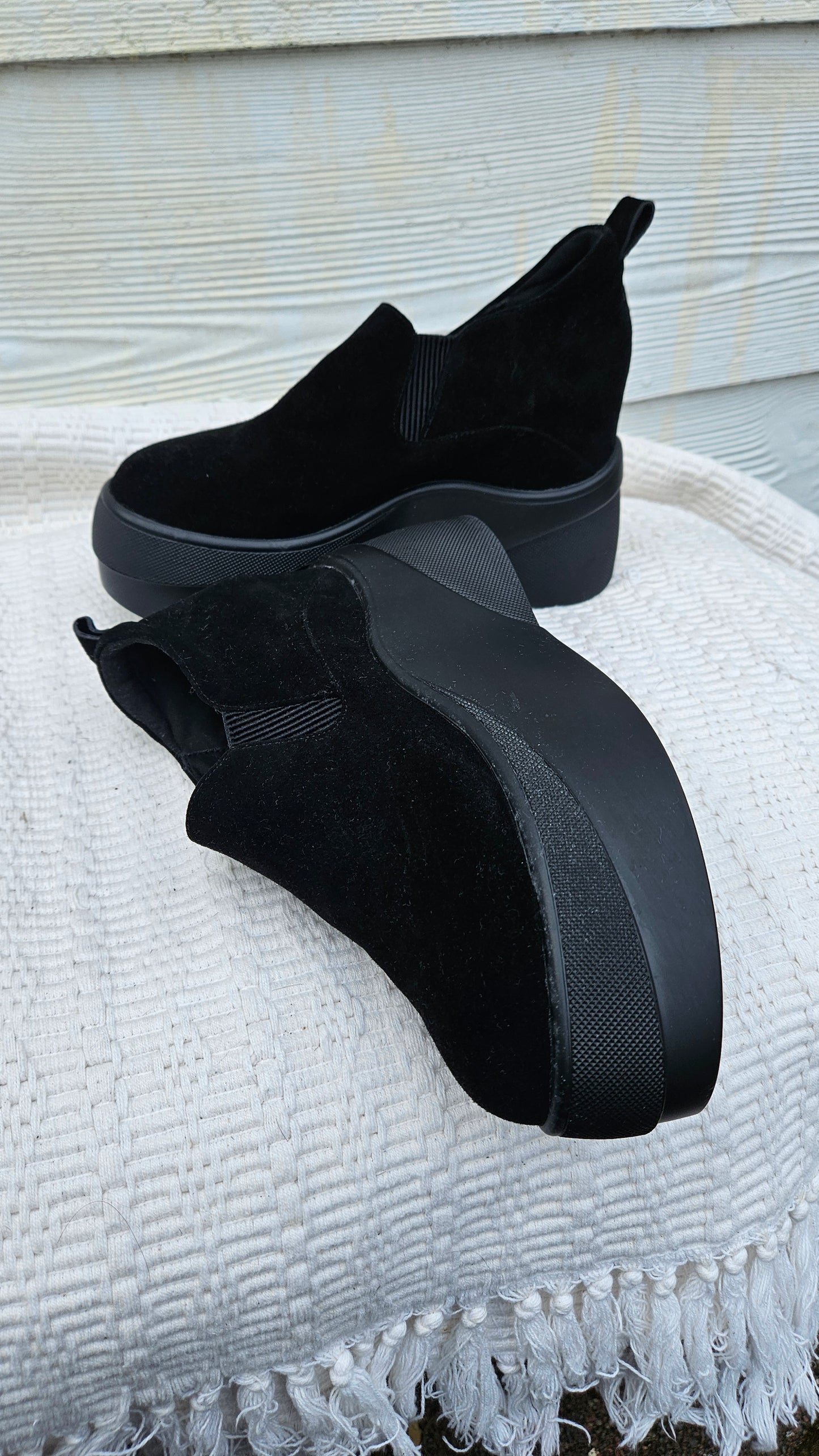 Black chunky shoes - Preloved Platform shoes. Size 38