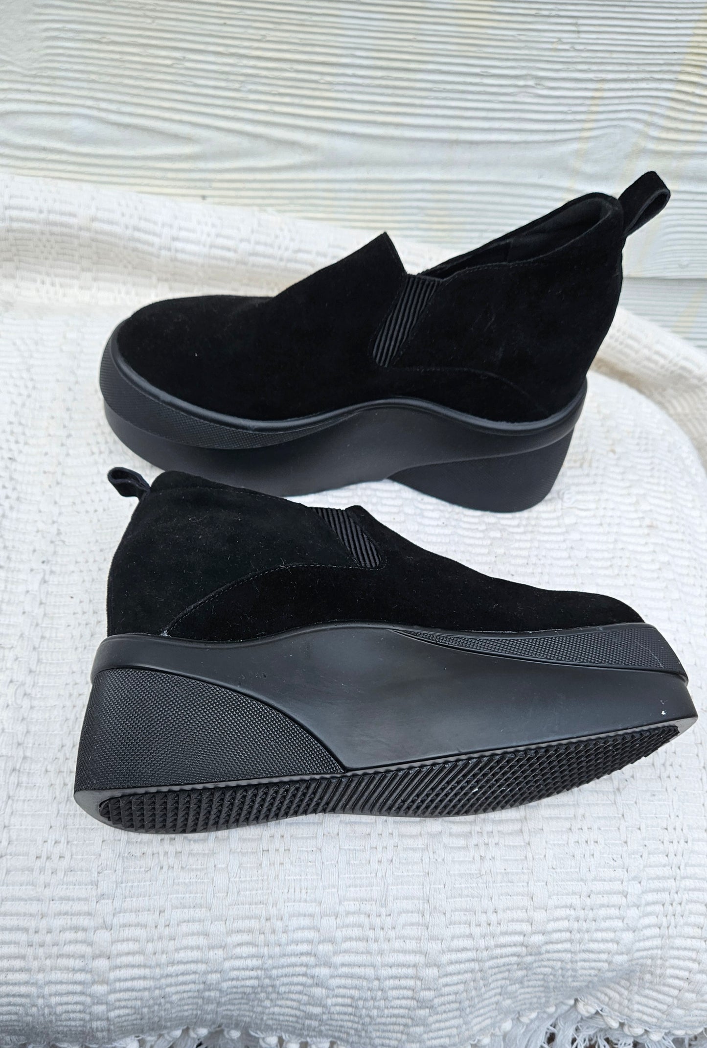 Black chunky shoes - Preloved Platform shoes. Size 38