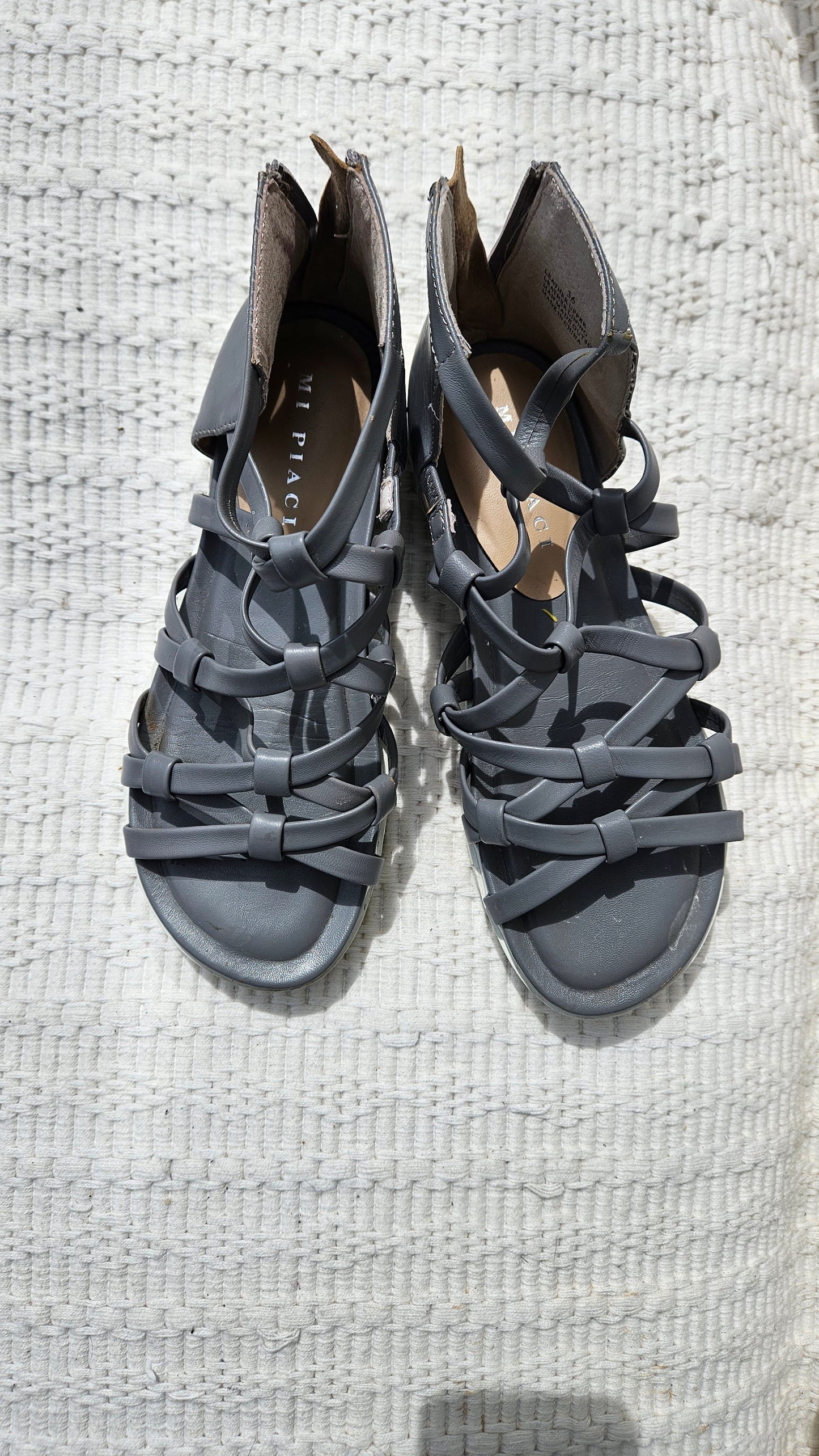 Mi Piaci gladiator Sandals - Preloved Sandals - Size 36