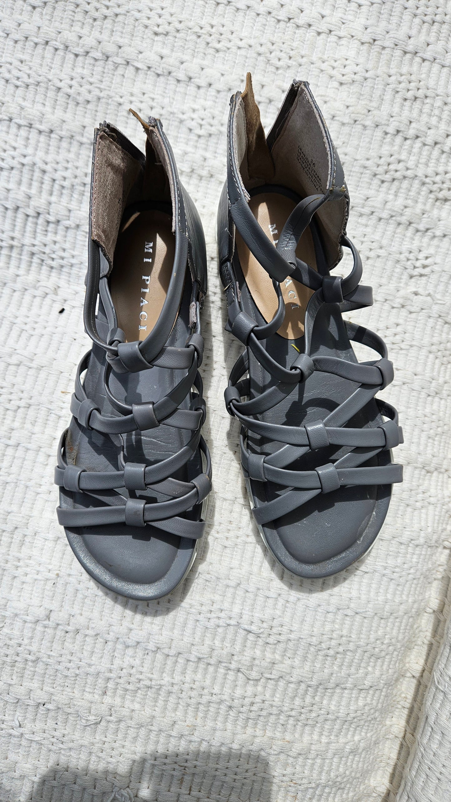 Mi Piaci gladiator Sandals - Preloved Sandals - Size 36