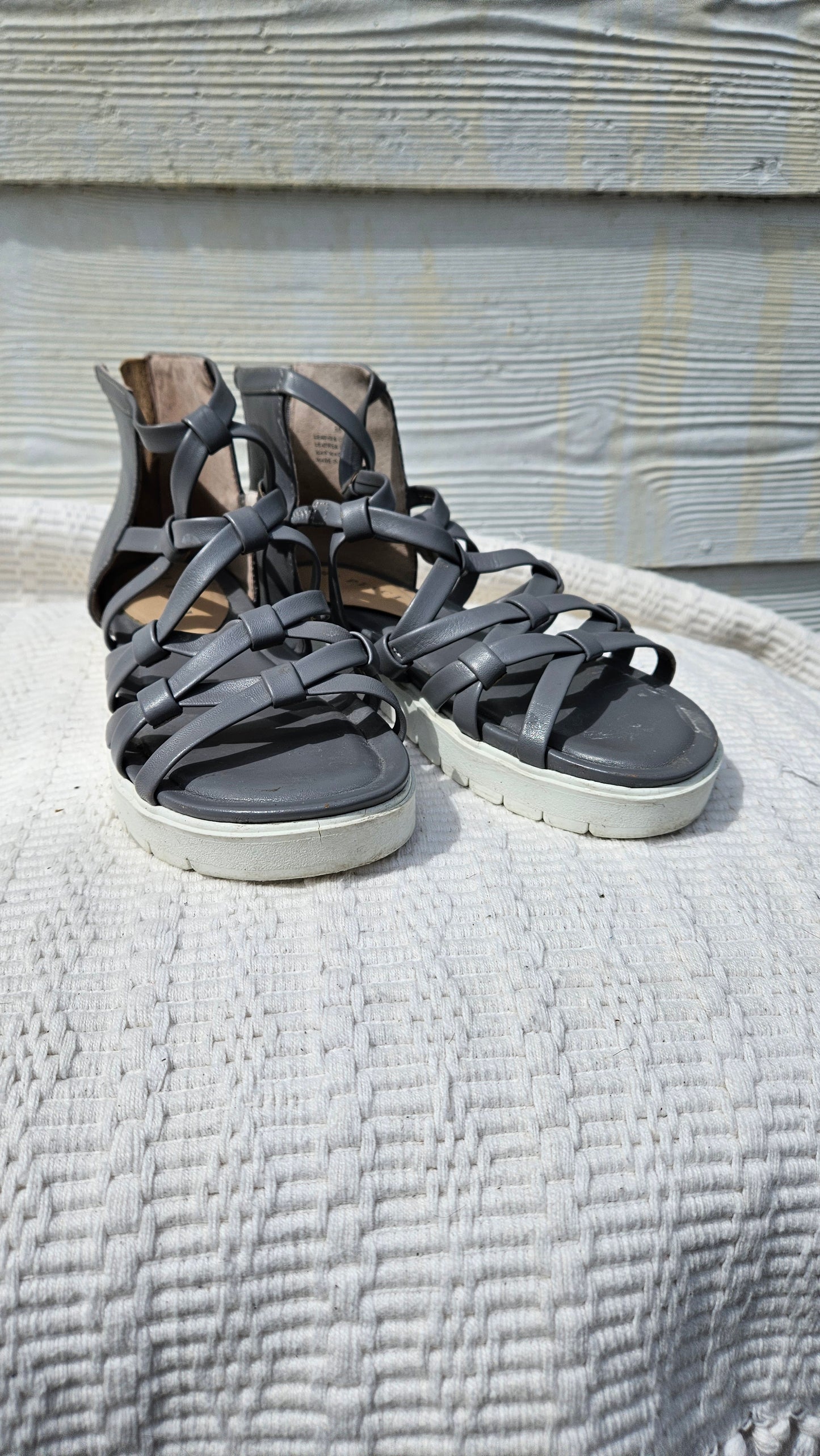 Mi Piaci gladiator Sandals - Preloved Sandals - Size 36