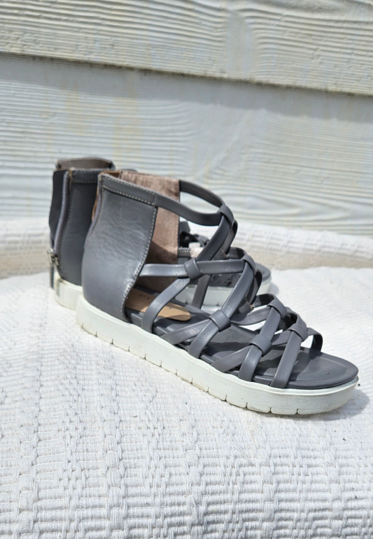 Mi Piaci gladiator Sandals - Preloved Sandals - Size 36