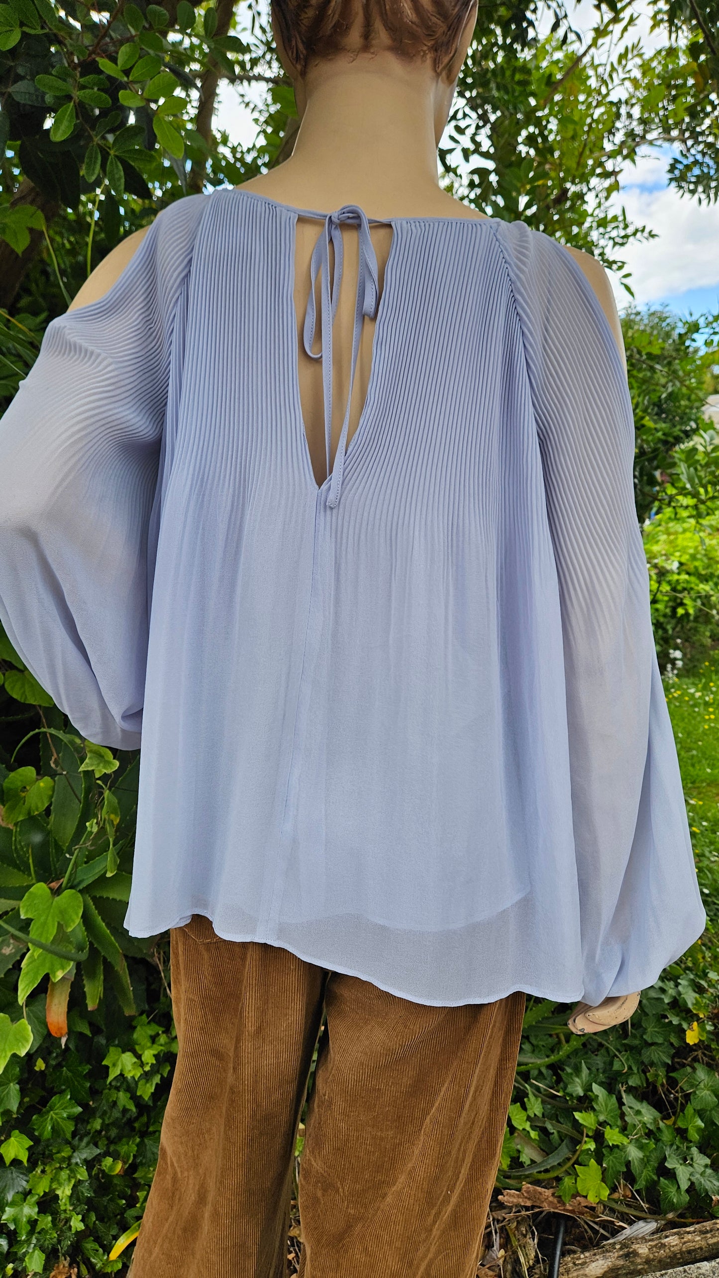 Cut out sleeves blouse Elegant top Glassons Satin Crop Top: Preloved Chic Comfort!