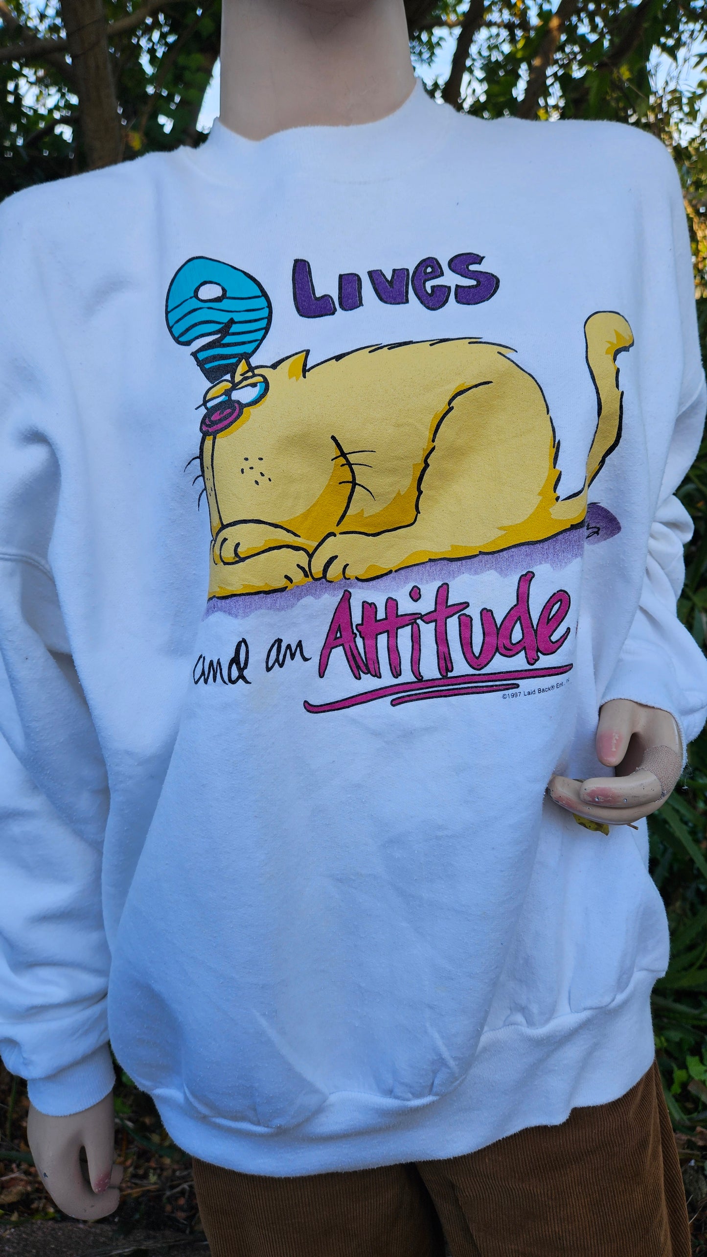 sweatshirt Cat Vintage 9 Lives and an Attitude Signed Laid Back CREWNECK SWEATSHIRT Vintage 1997 Crewneck - jumper