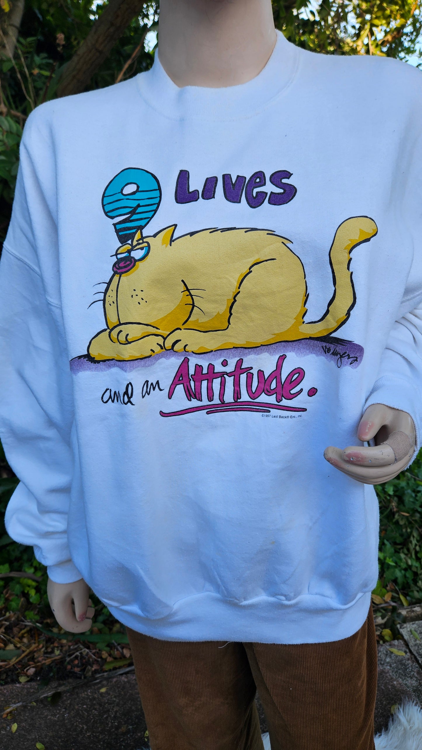 sweatshirt Cat Vintage 9 Lives and an Attitude Signed Laid Back CREWNECK SWEATSHIRT Vintage 1997 Crewneck - jumper