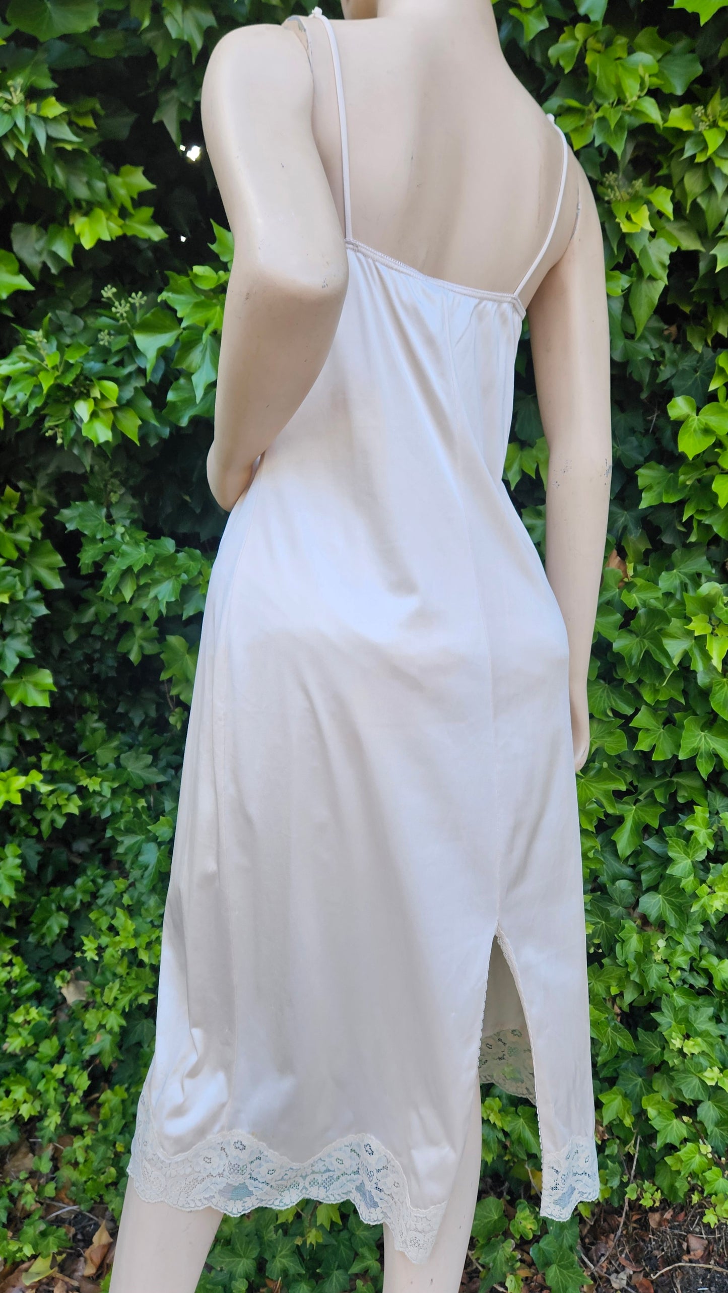 Preloved Vintage Slip wear - slip Dress- Night Gown - nighty