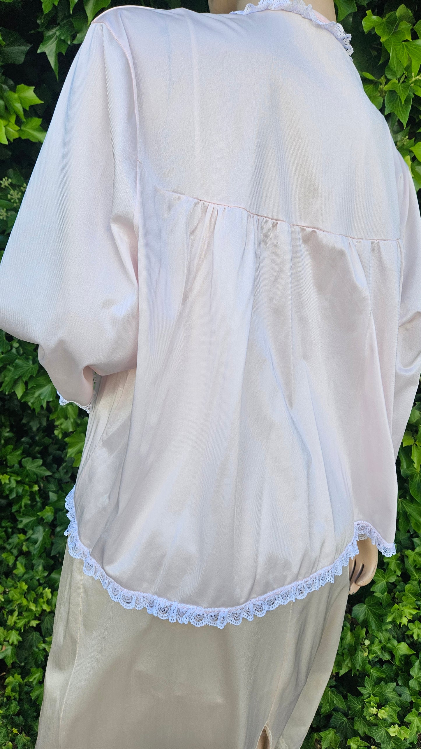 Vintage Mignonette Pinehurst Pink  Bed Jacket style Size 16.