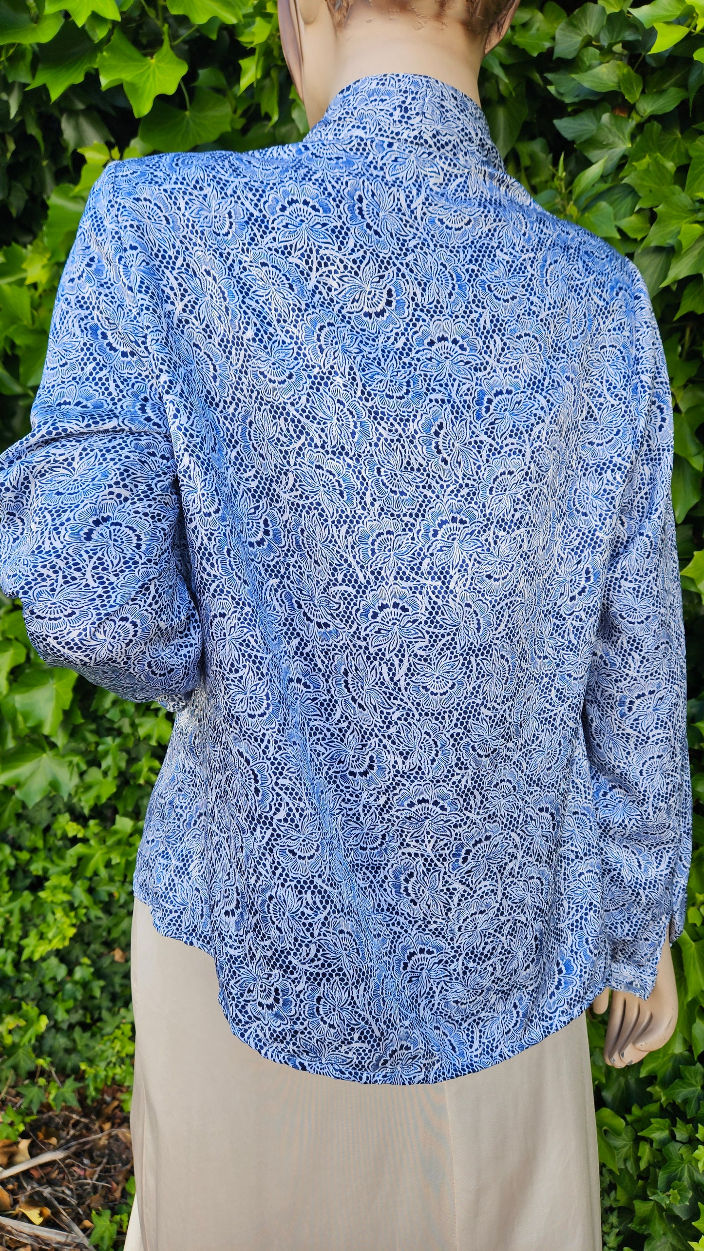 Stunning Vintage Long Sleeve Shirt. Size 10.