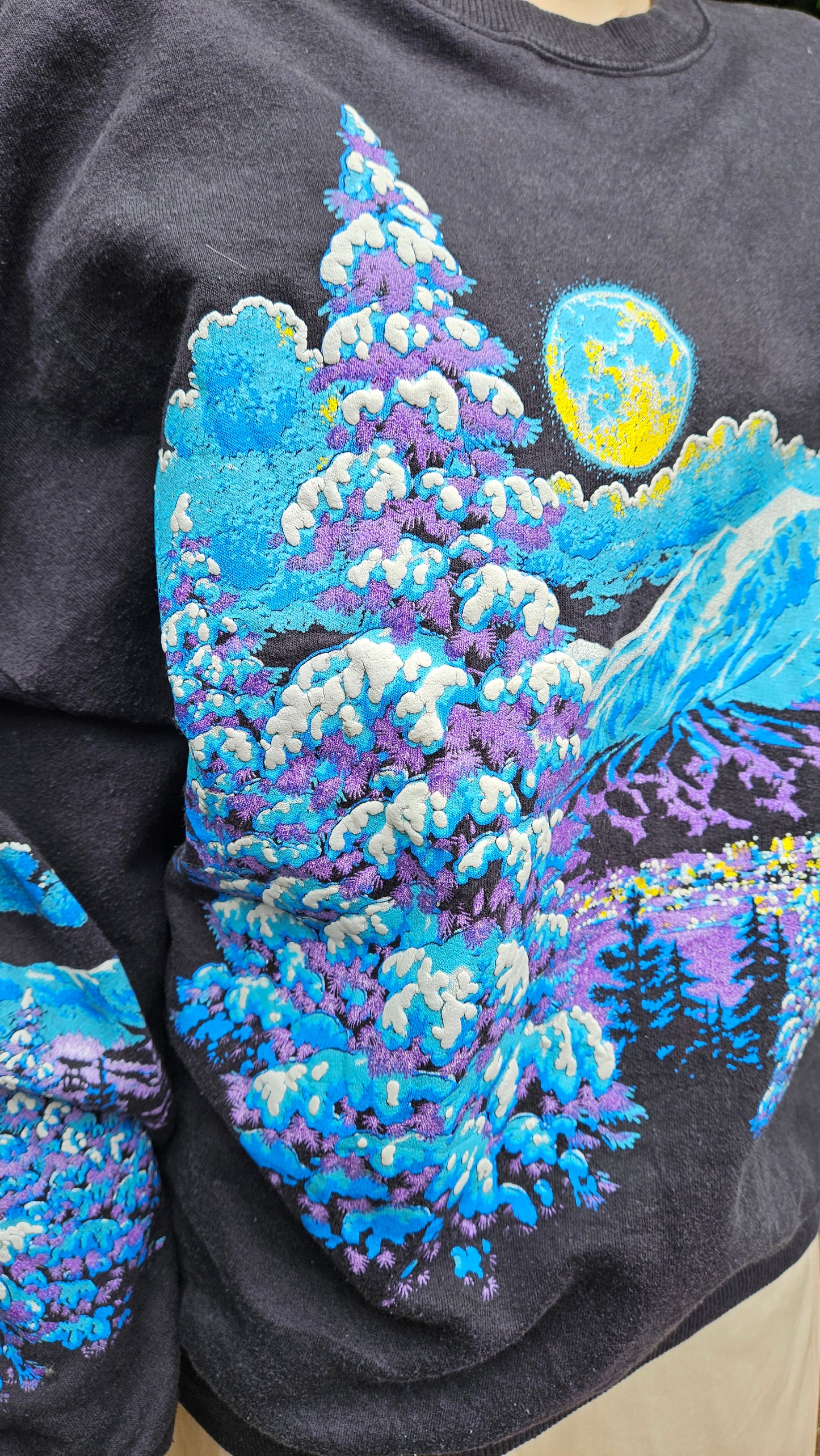 1991 WINTER WONDERLAND CREWNECK SWEATSHIRT FOREST AND MOUNTAINS W/ SNOW Vintage 1989 Crewneck - jumper