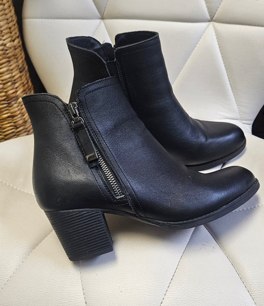 Women’s Ankle Boots Size 8 Preloved boots