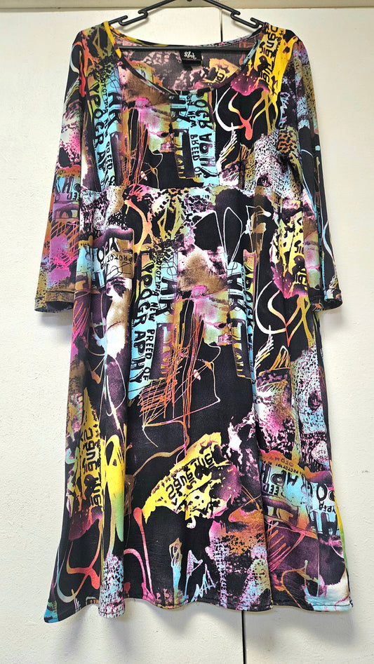 Midi Dress - Preloved Dress size M in Acukland in good preloved condition multicolor
