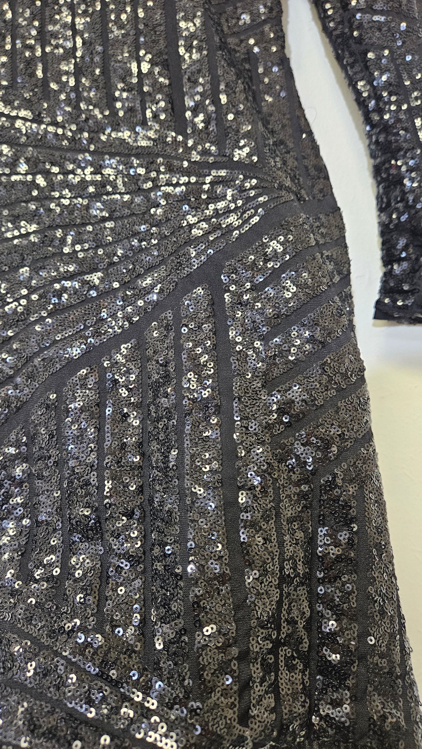 Black Sequined V Neck Long Sleeves Formal Dress MINI Dress Size S.