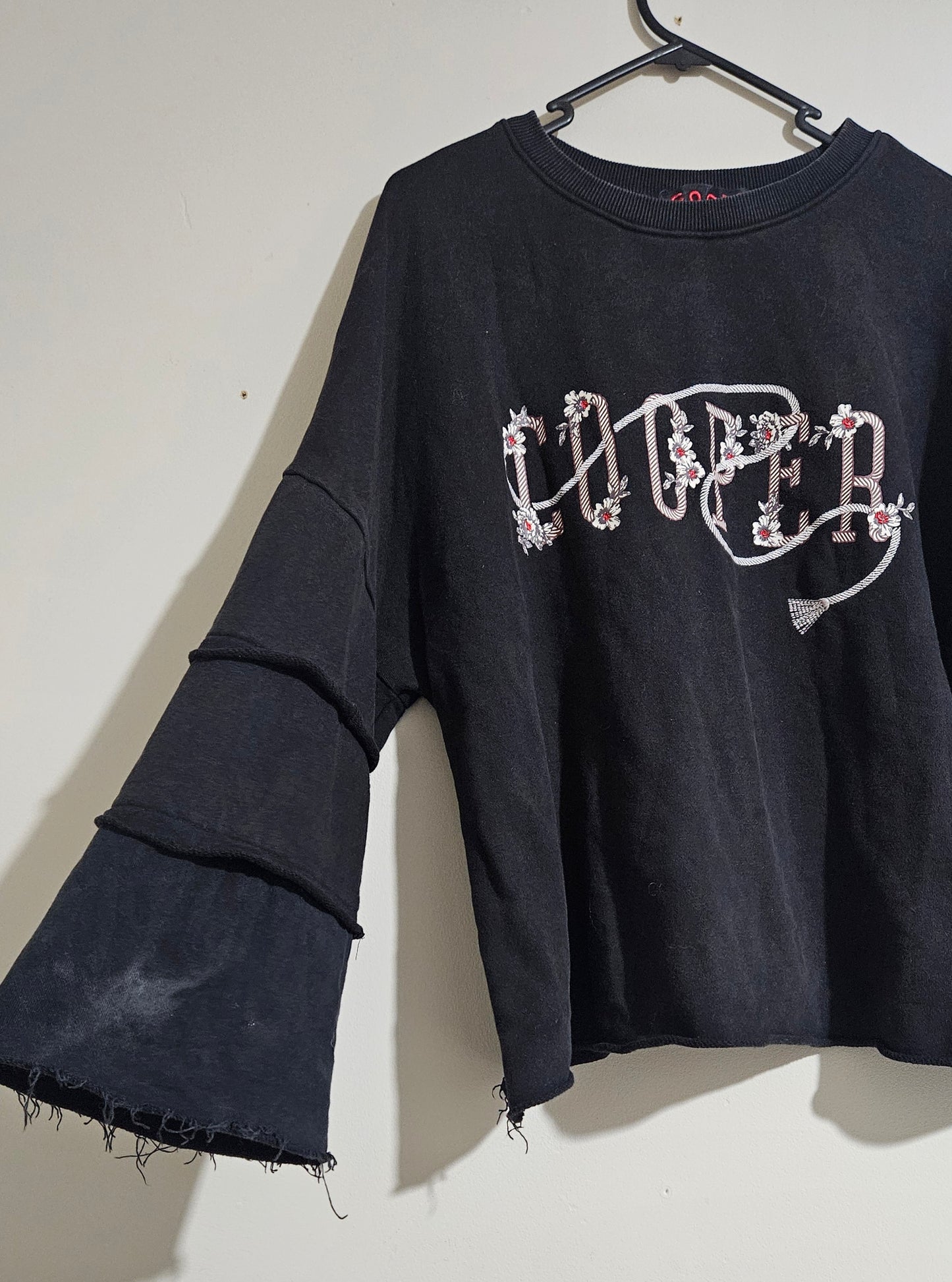 Black crewneck Pullover by Trelise Cooper Top