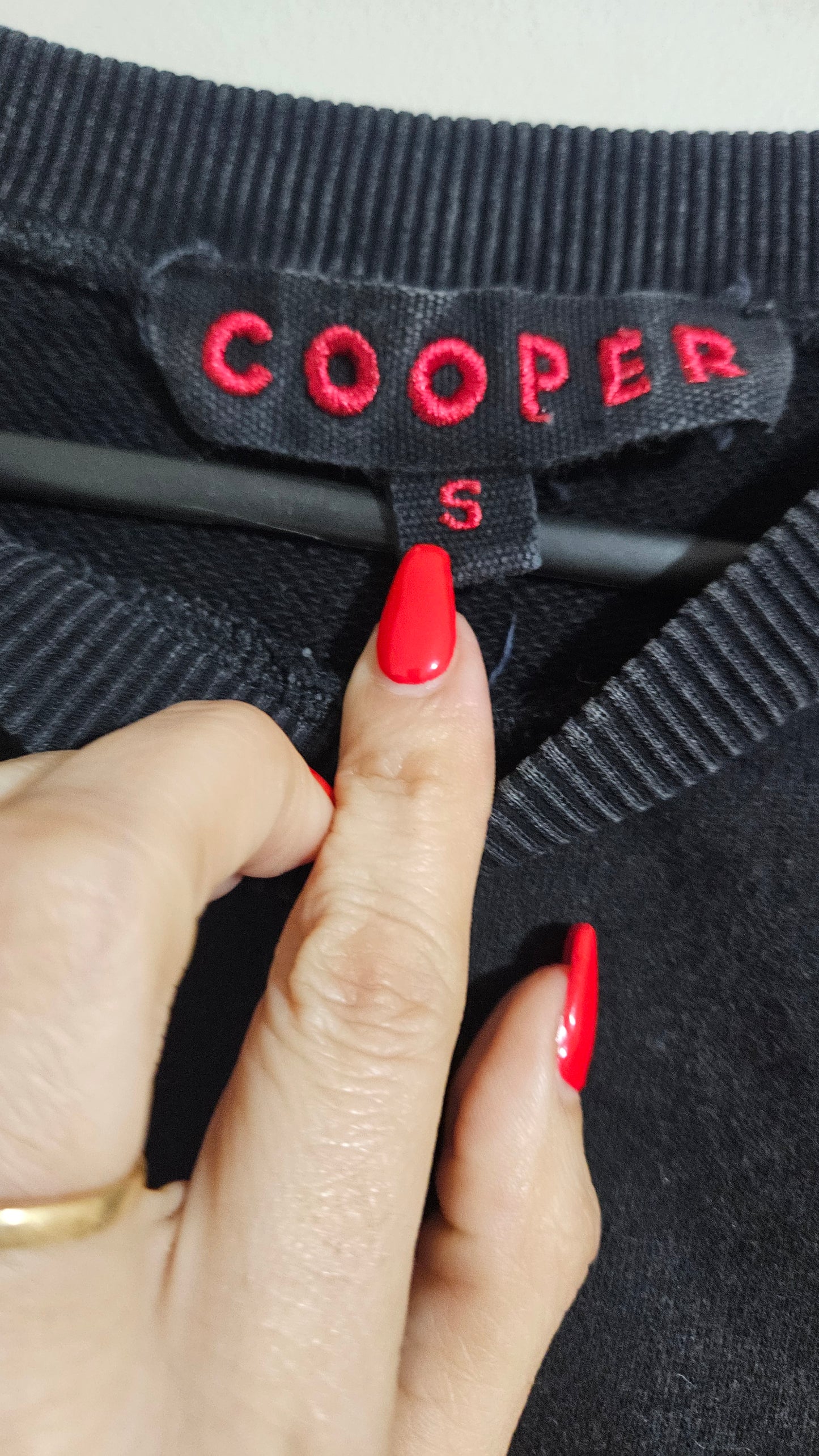 Black crewneck Pullover by Trelise Cooper Top