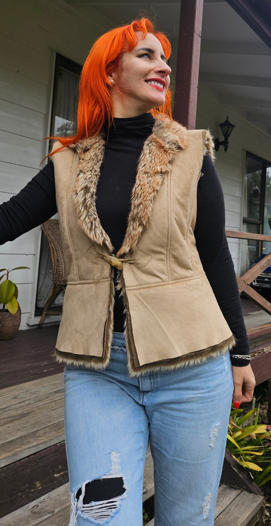 Chic Comfort: Light Brown Fur Vest - Preloved Fashion clothes