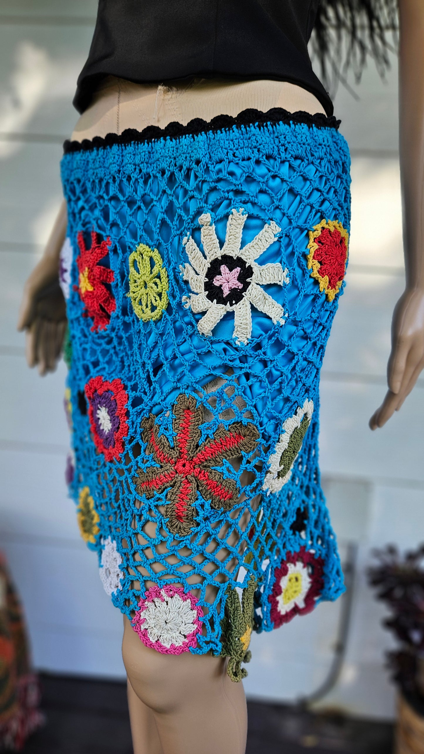 Lovely crochet Skirt - Preloved knit skirt